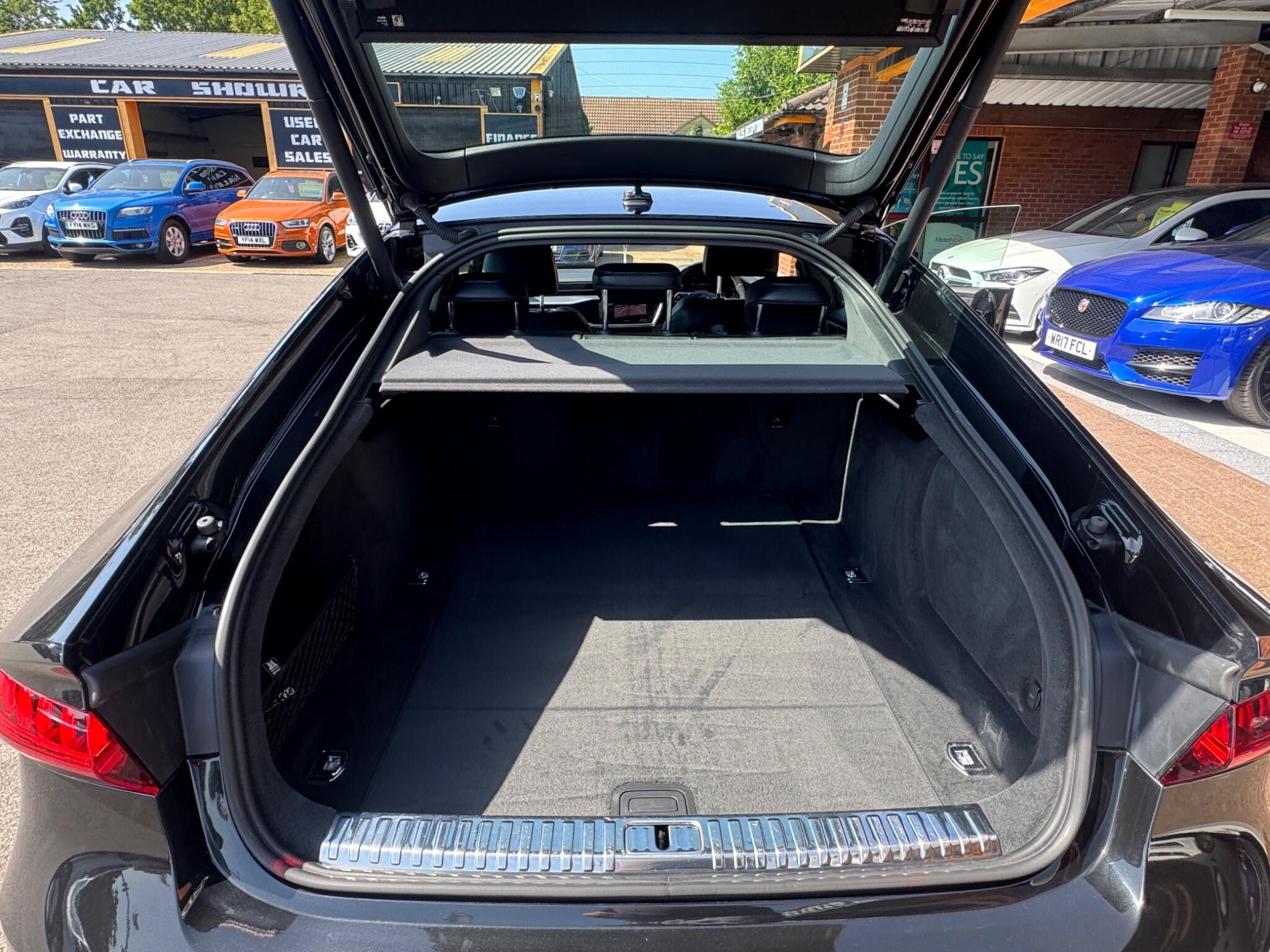 Audi A7 view 9