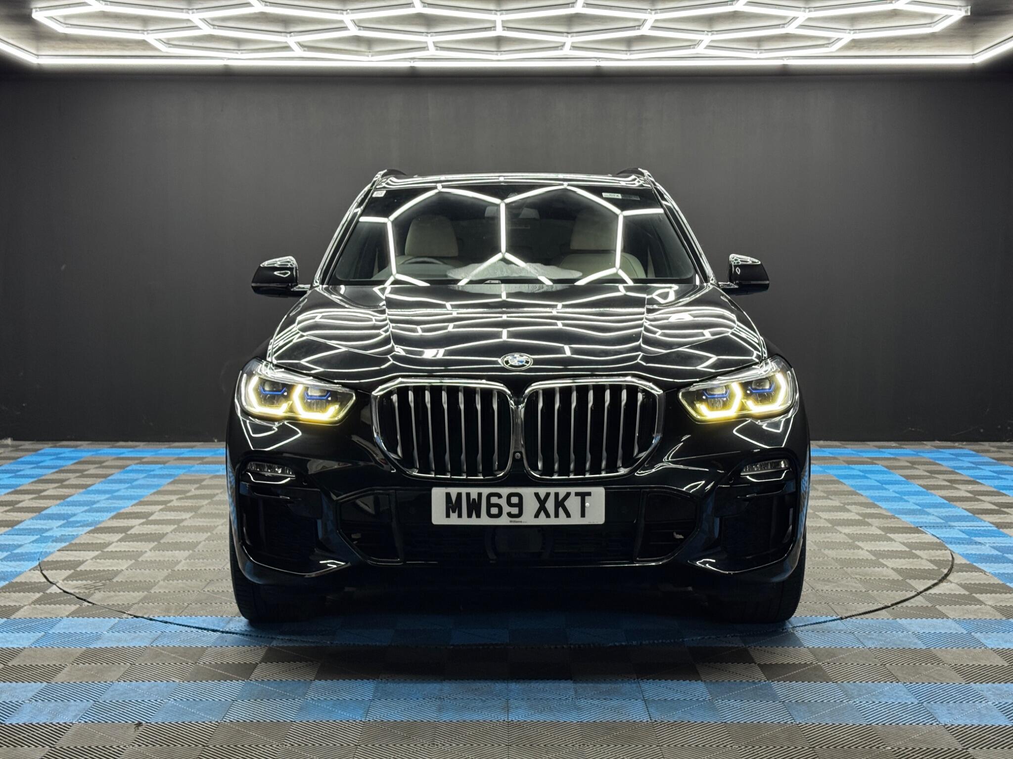 BMW X5 view 2