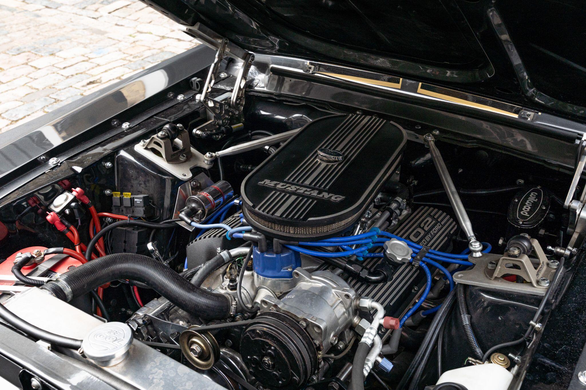 Ford Mustang view 37