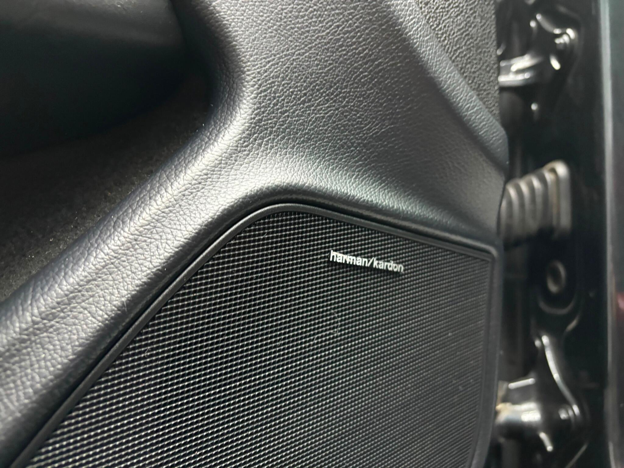 Mercedes-Benz C Class view 11