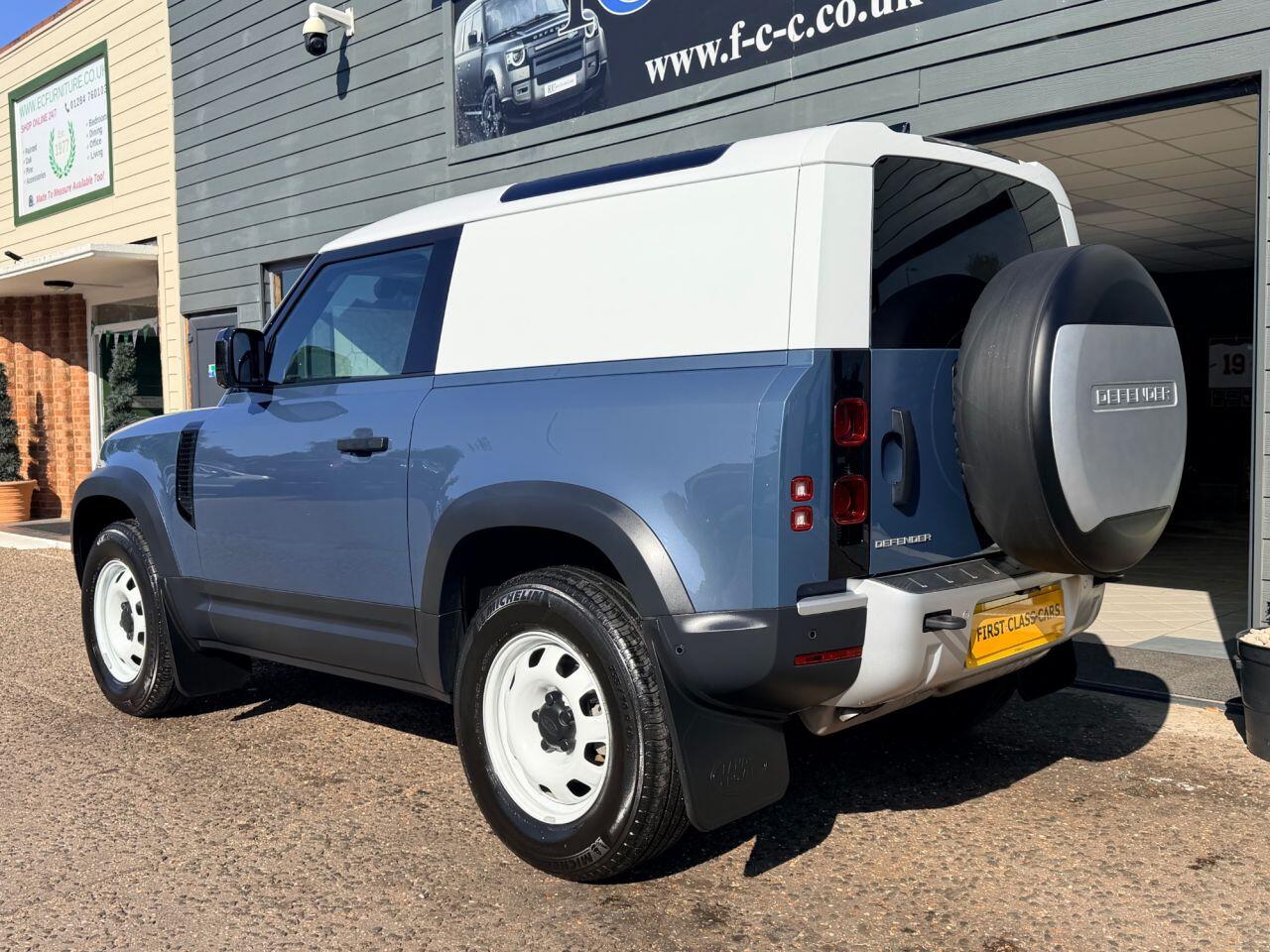 Land Rover Defender view 24