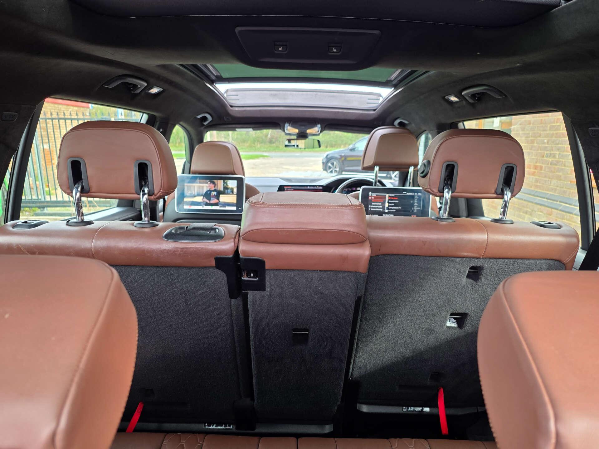 BMW X7 view 54