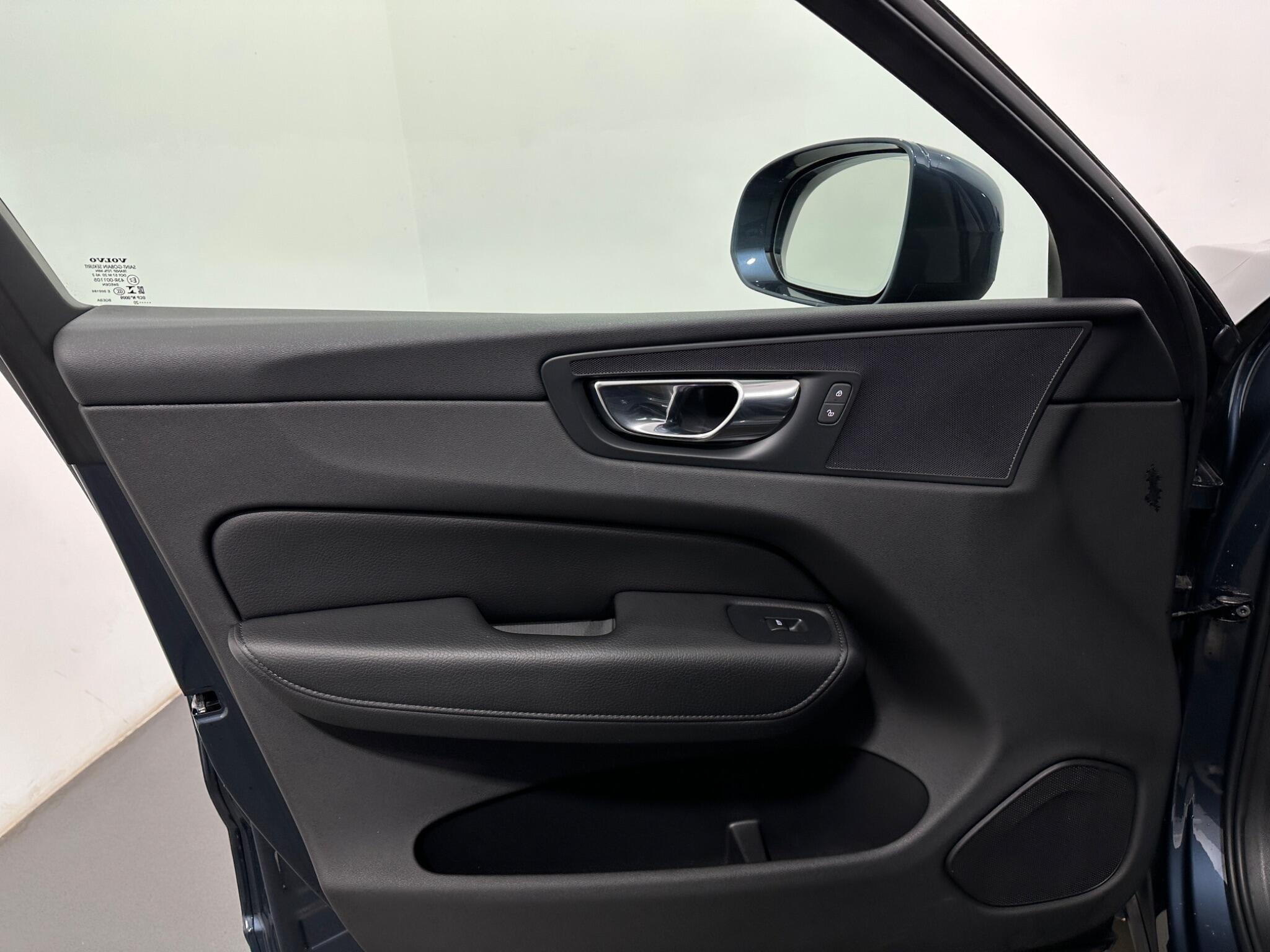 Volvo XC60 view 37