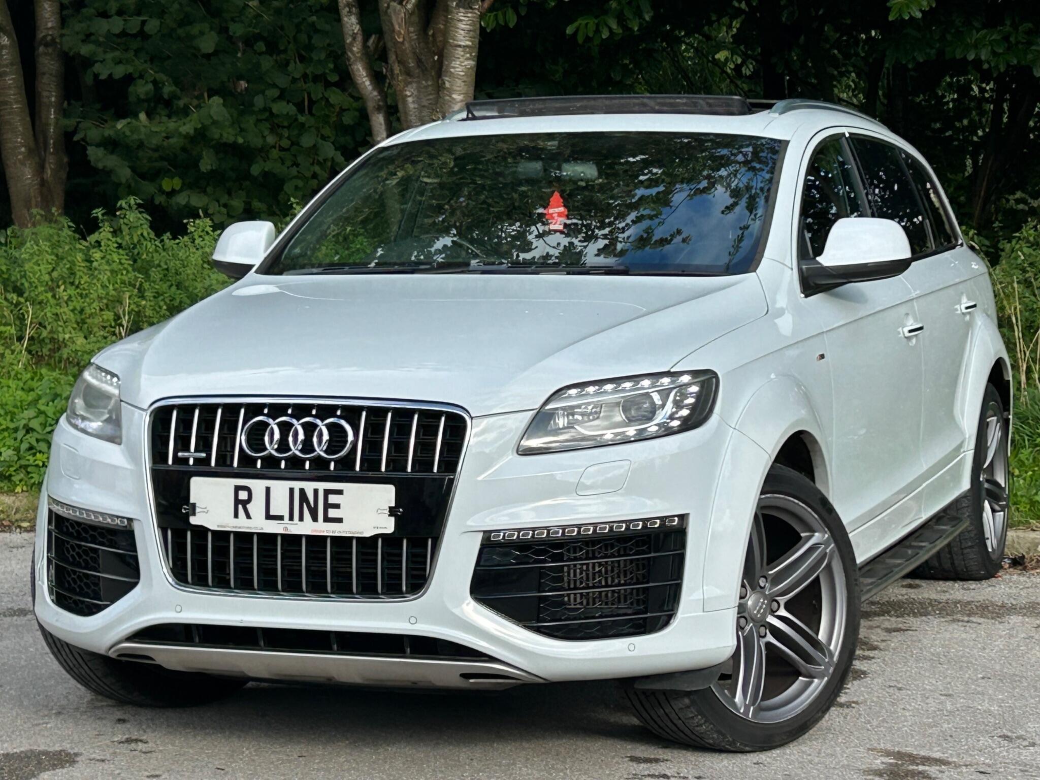 Audi Q7 view 8