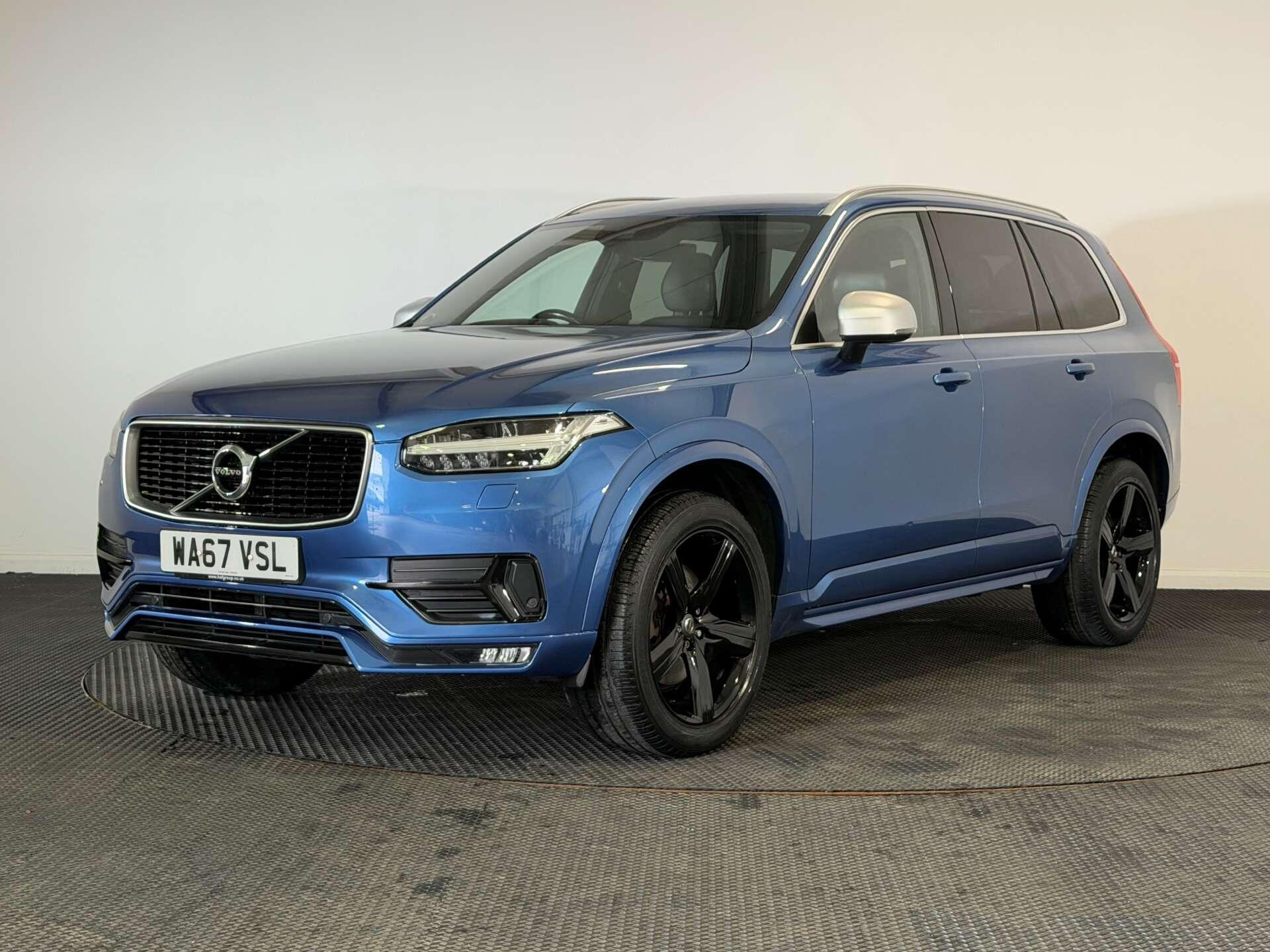 Volvo XC90 view 3