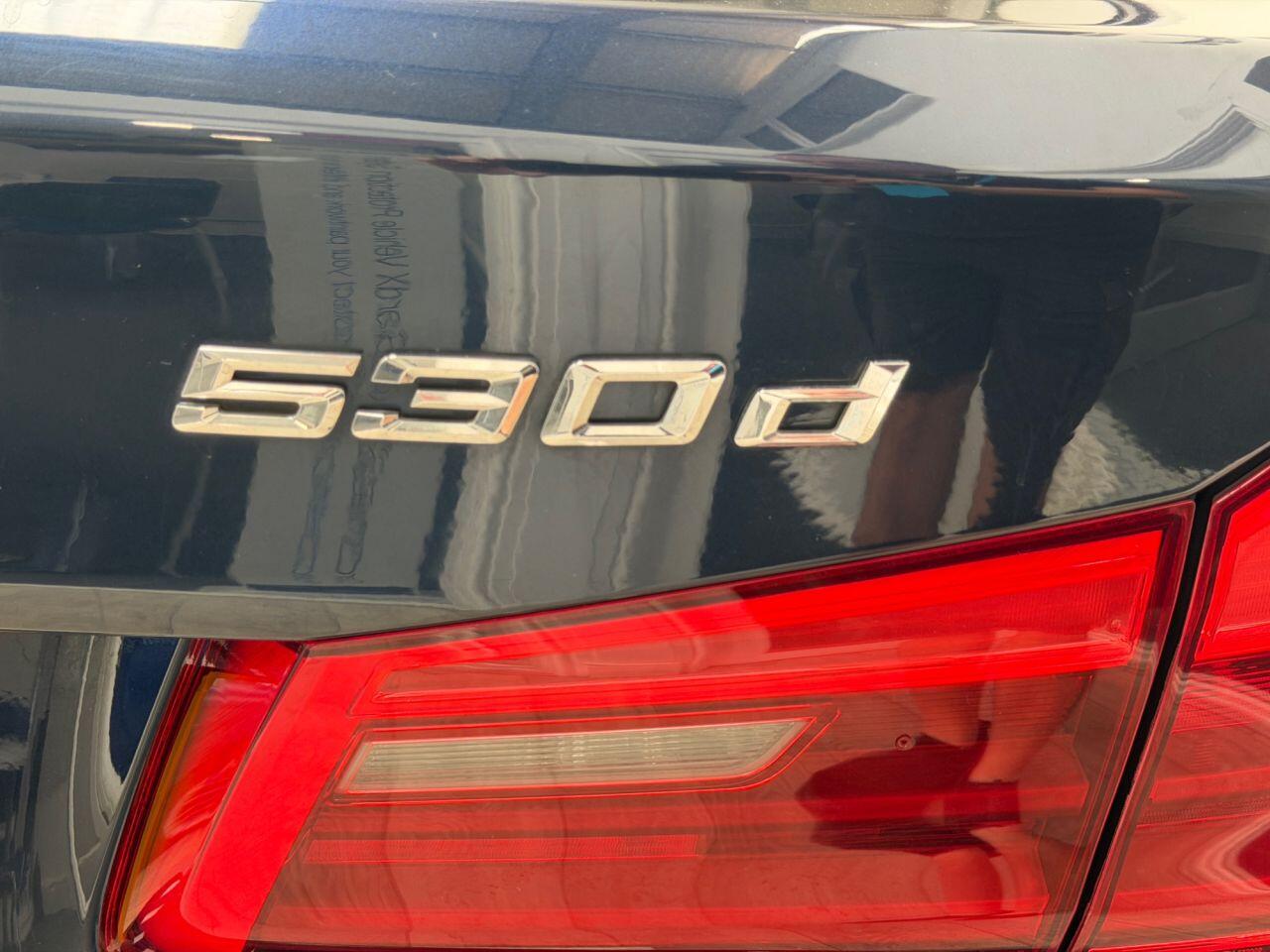 BMW 5 Series view 13