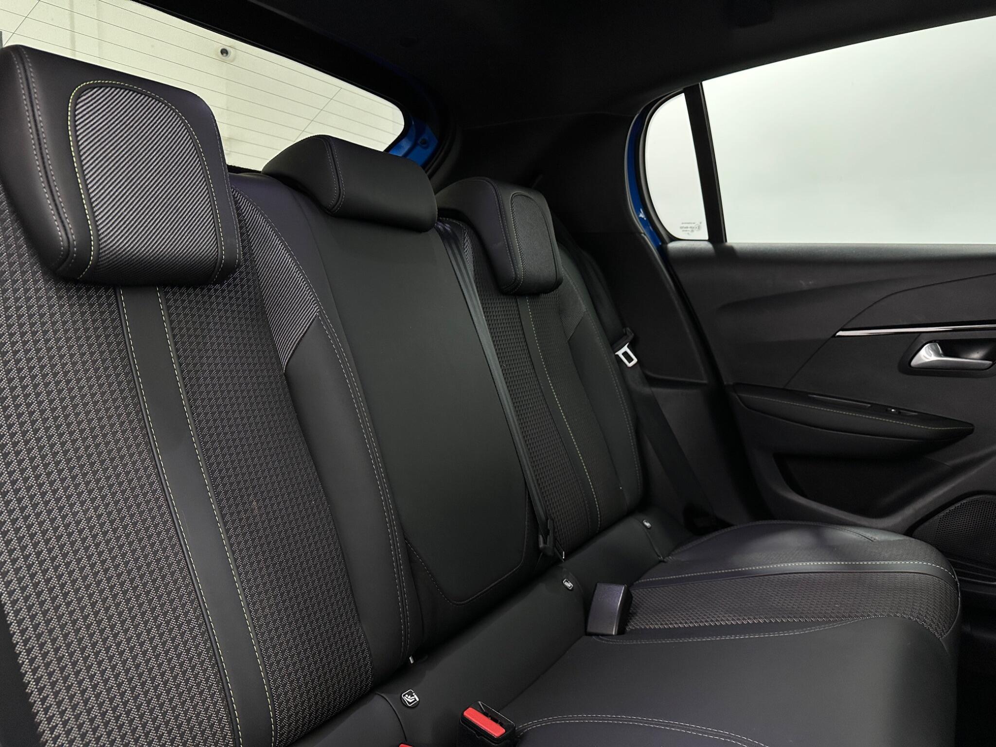 Peugeot 208 view 40