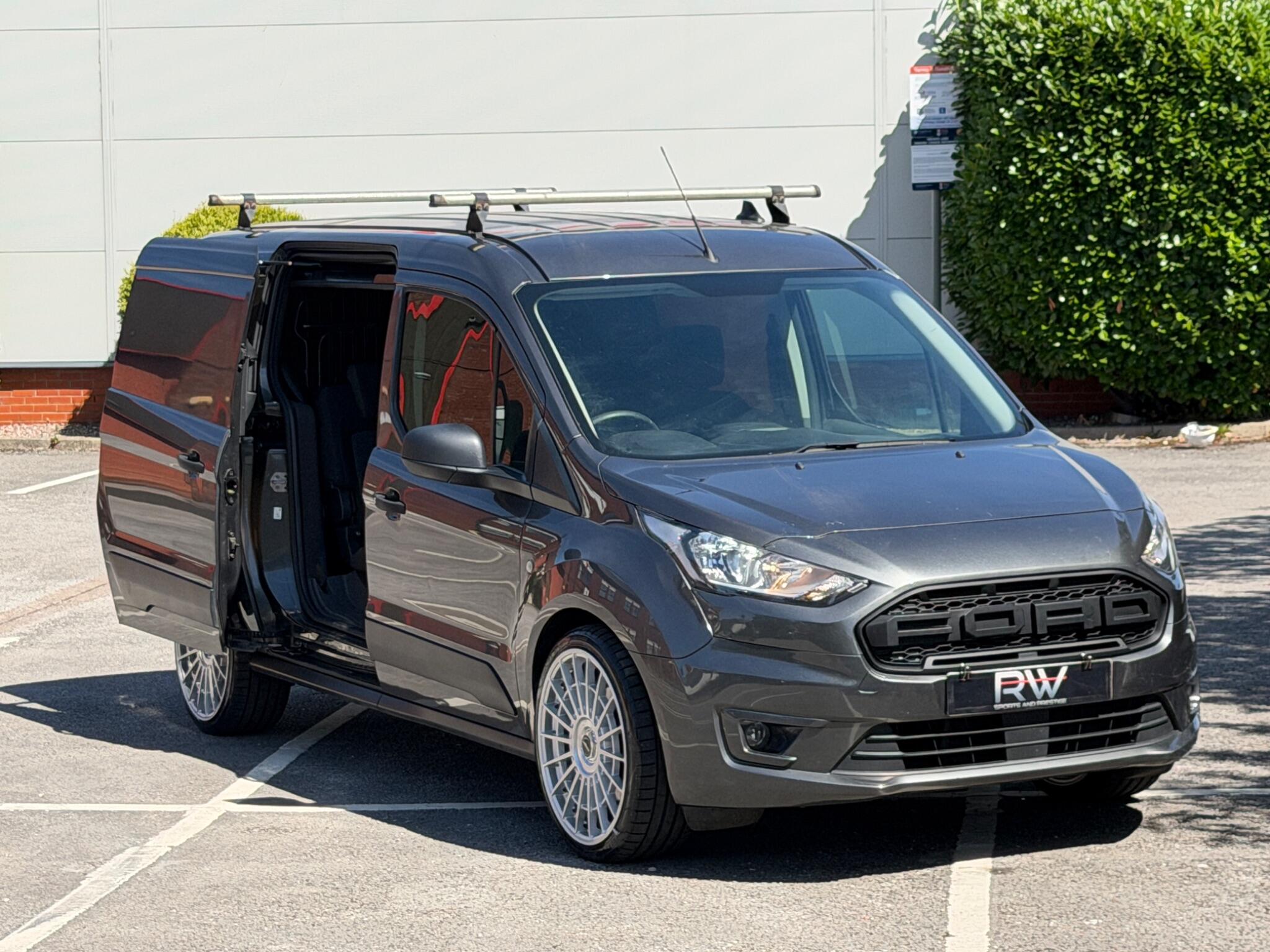 Ford Transit Connect view 9