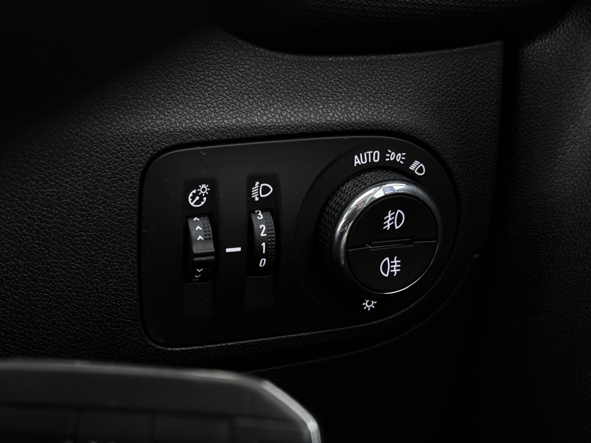 Vauxhall Crossland X view 18
