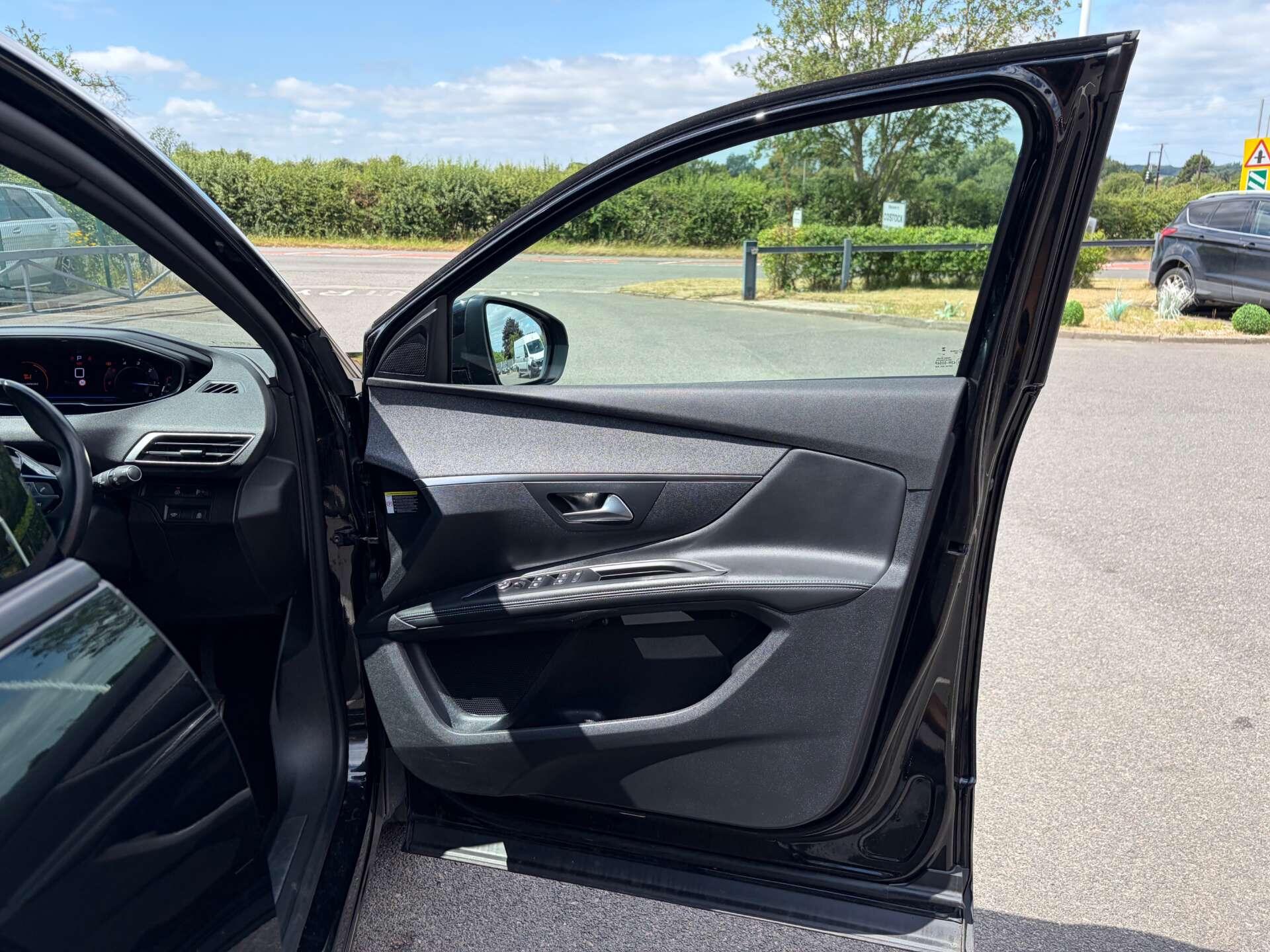 Peugeot 5008 view 36