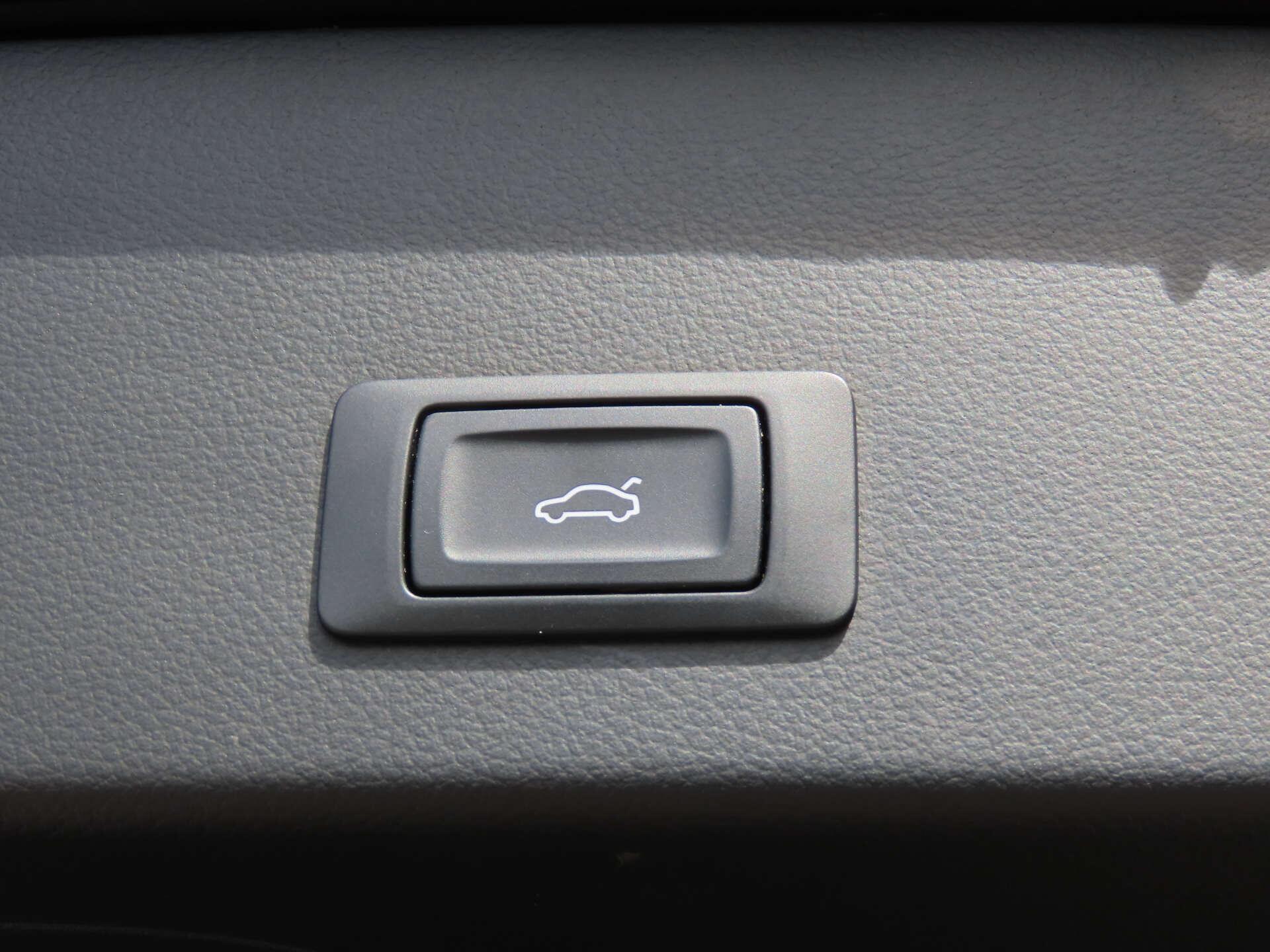 Audi A6 view 7