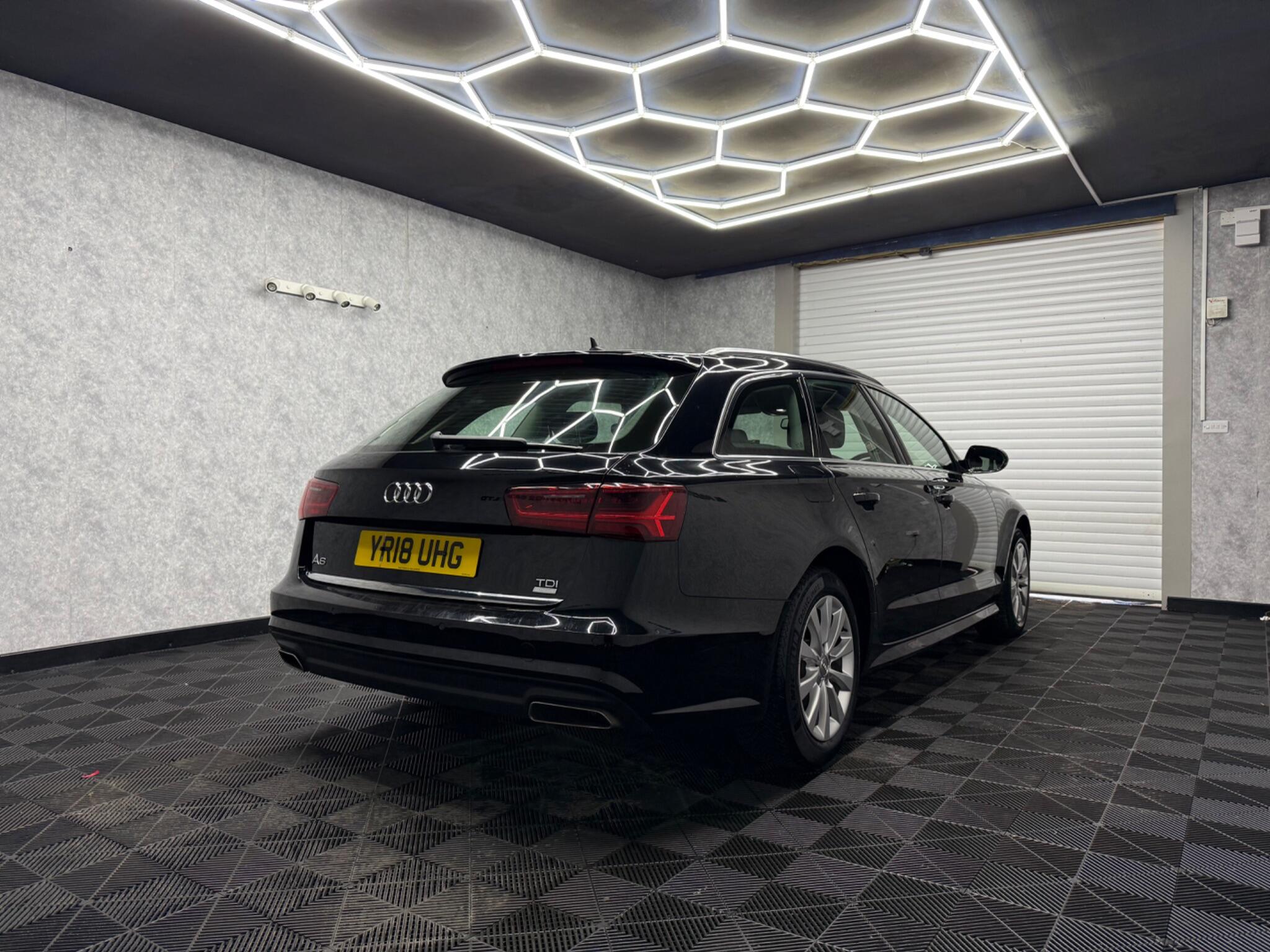 Audi A6 Avant view 4
