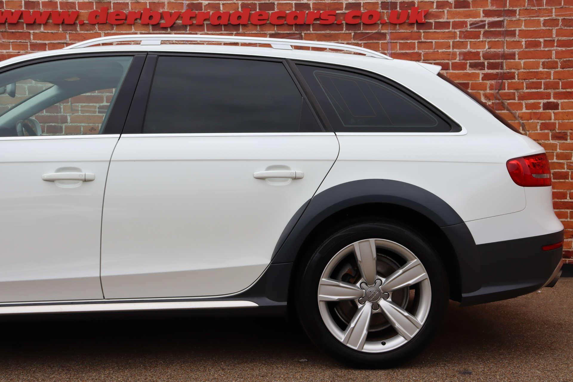 Audi A4 Allroad view 8