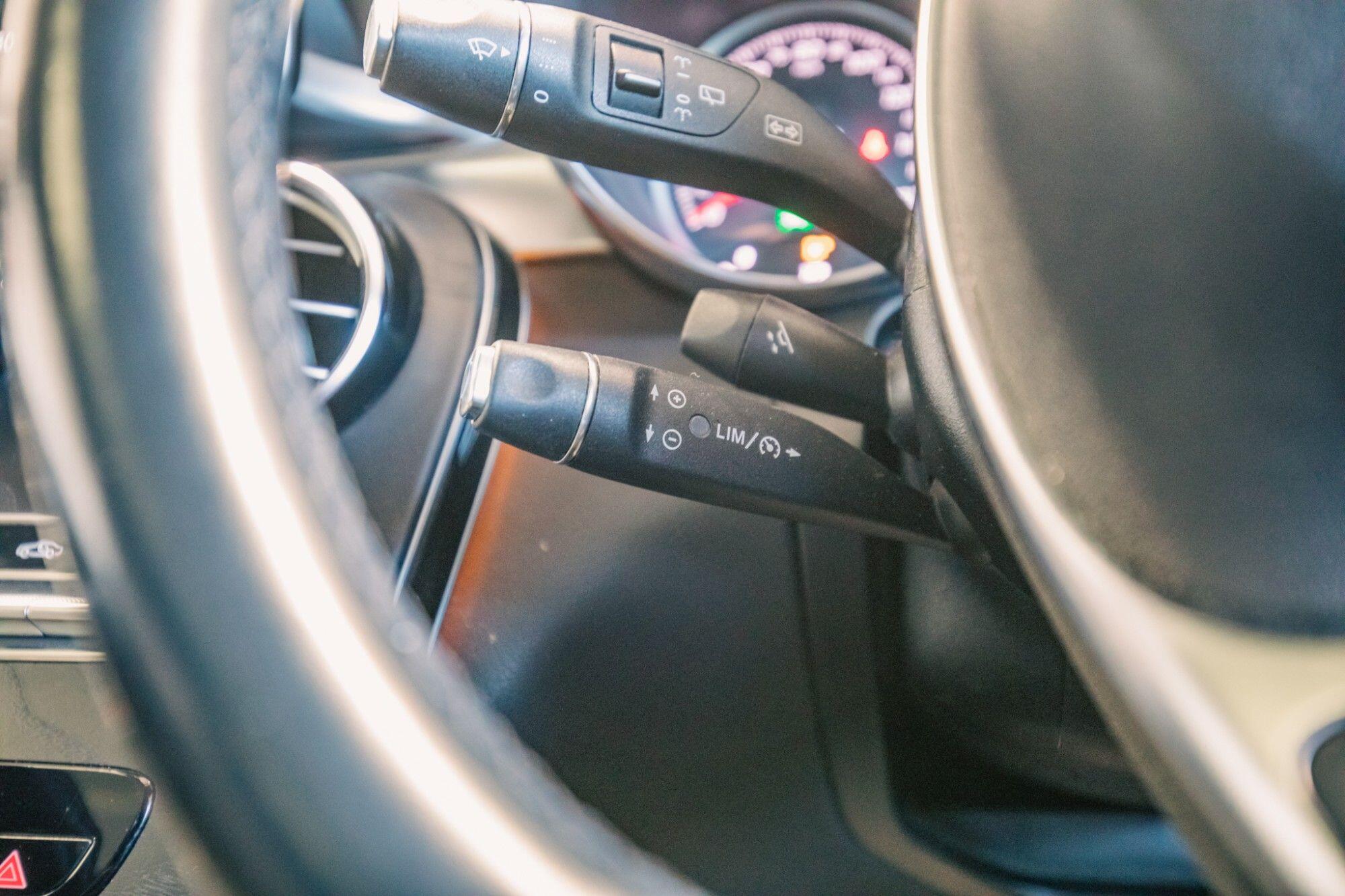 Mercedes-Benz GLC view 28