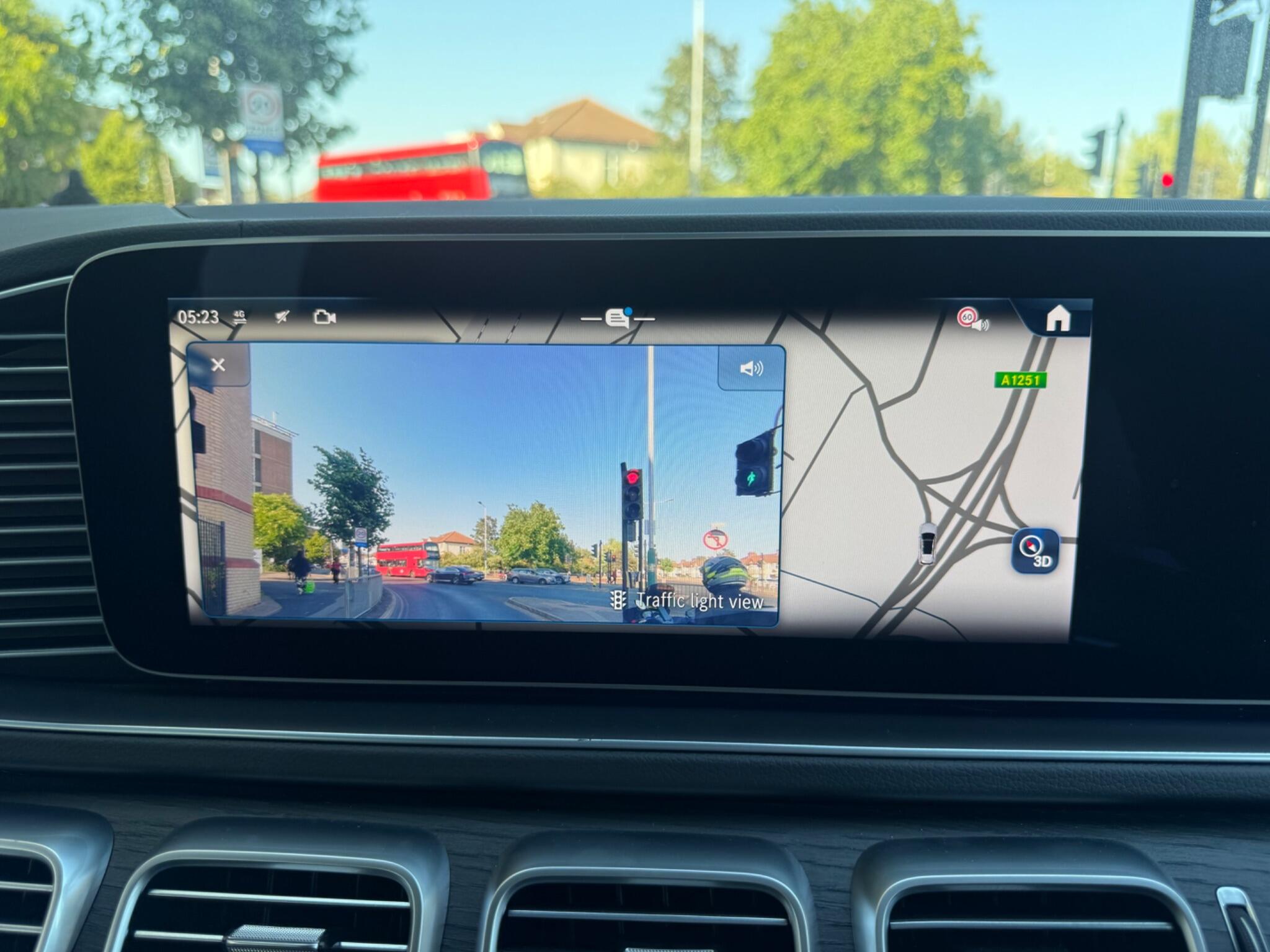 Mercedes-Benz GLS view 35