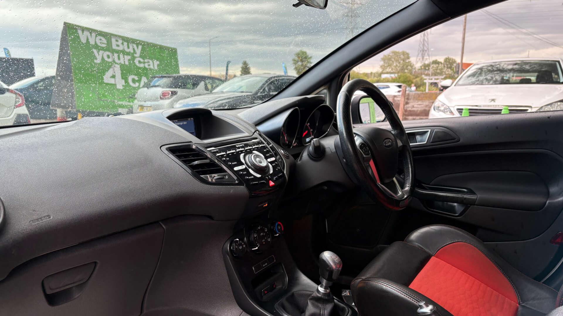 Ford Fiesta view 14