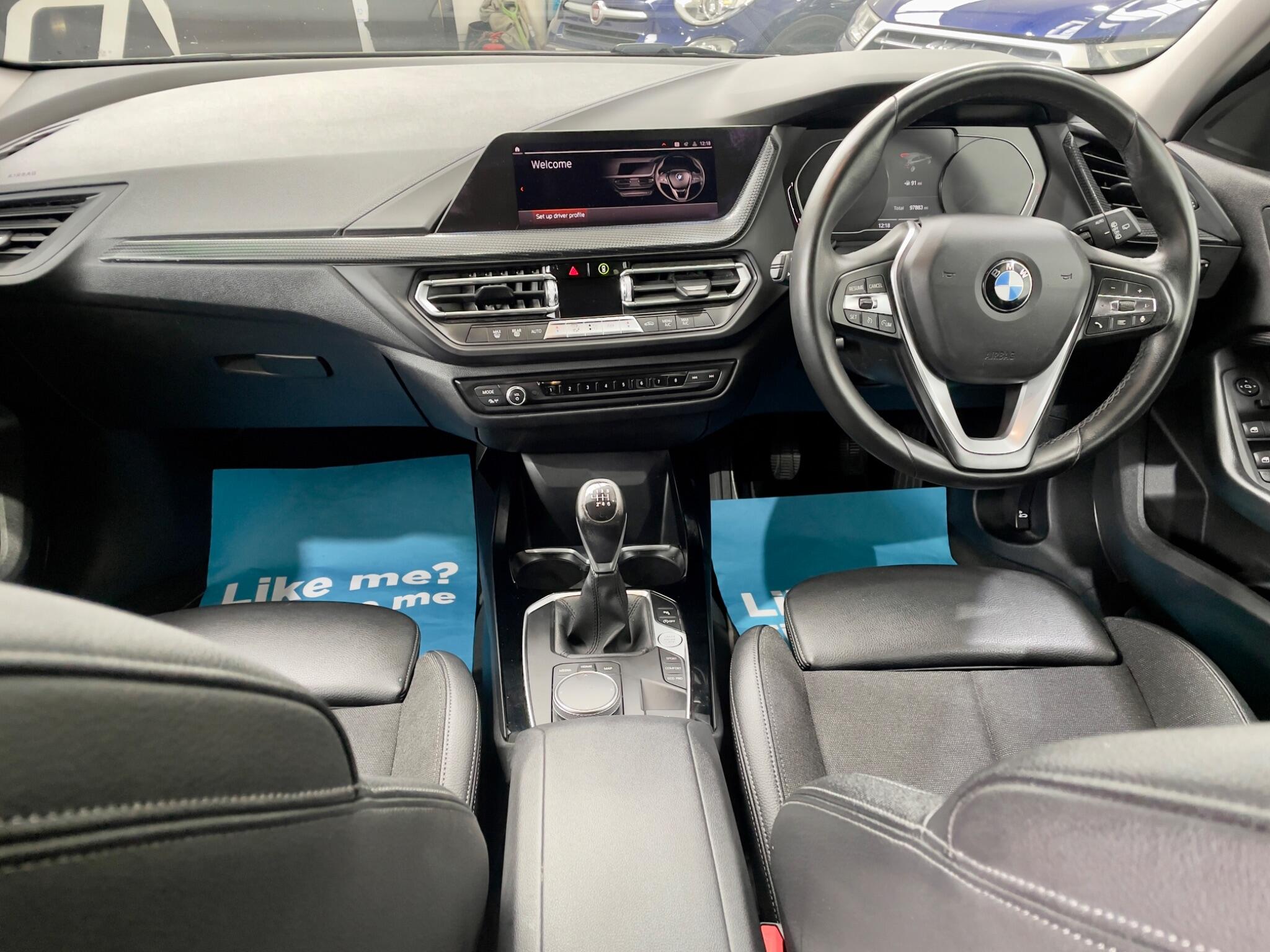 BMW 1 Series view 9