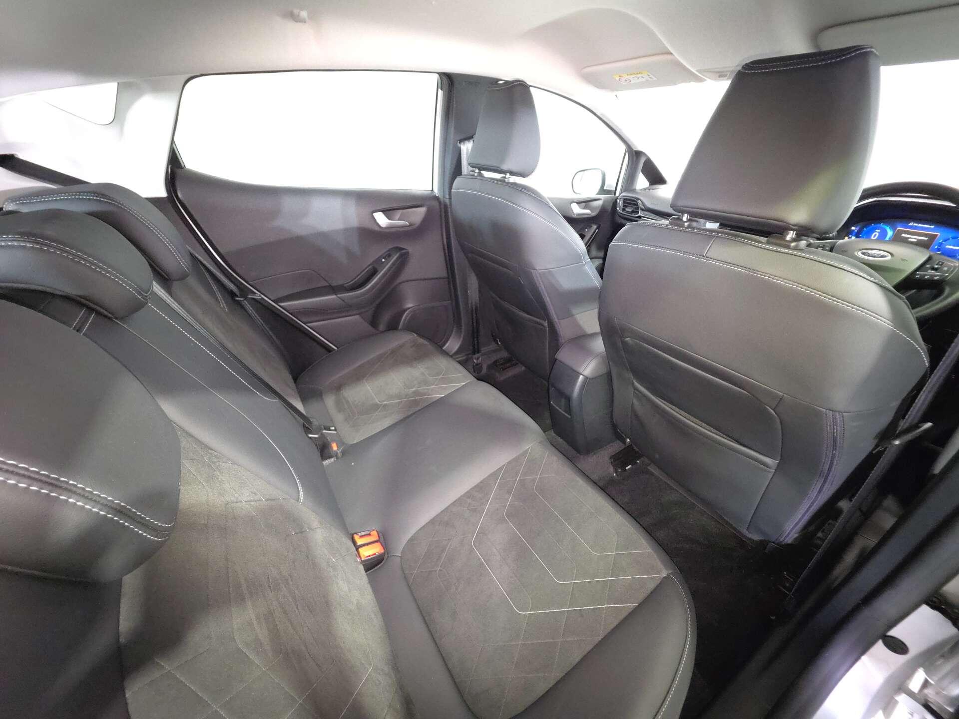 Ford Fiesta view 59