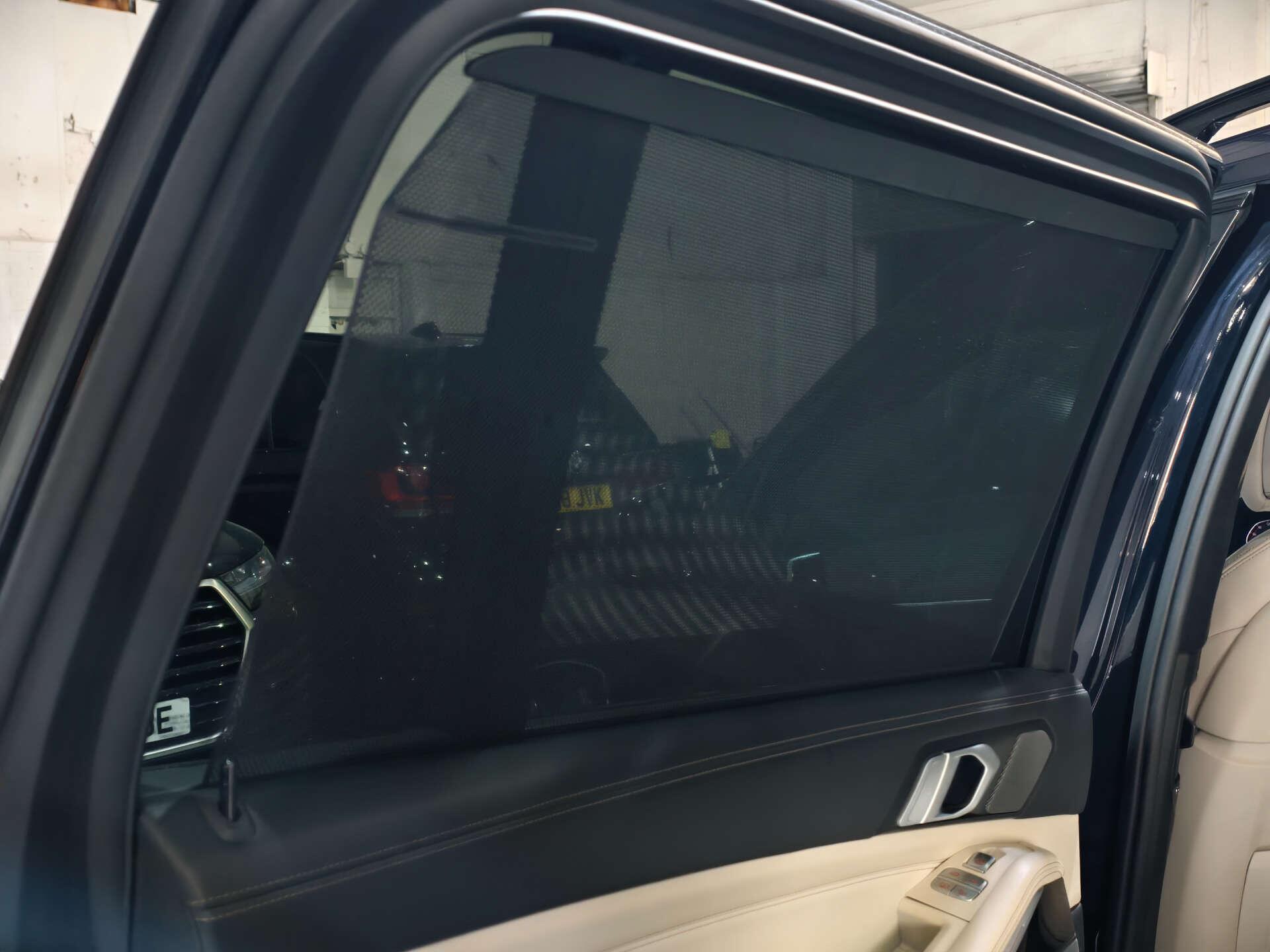 BMW X7 view 29