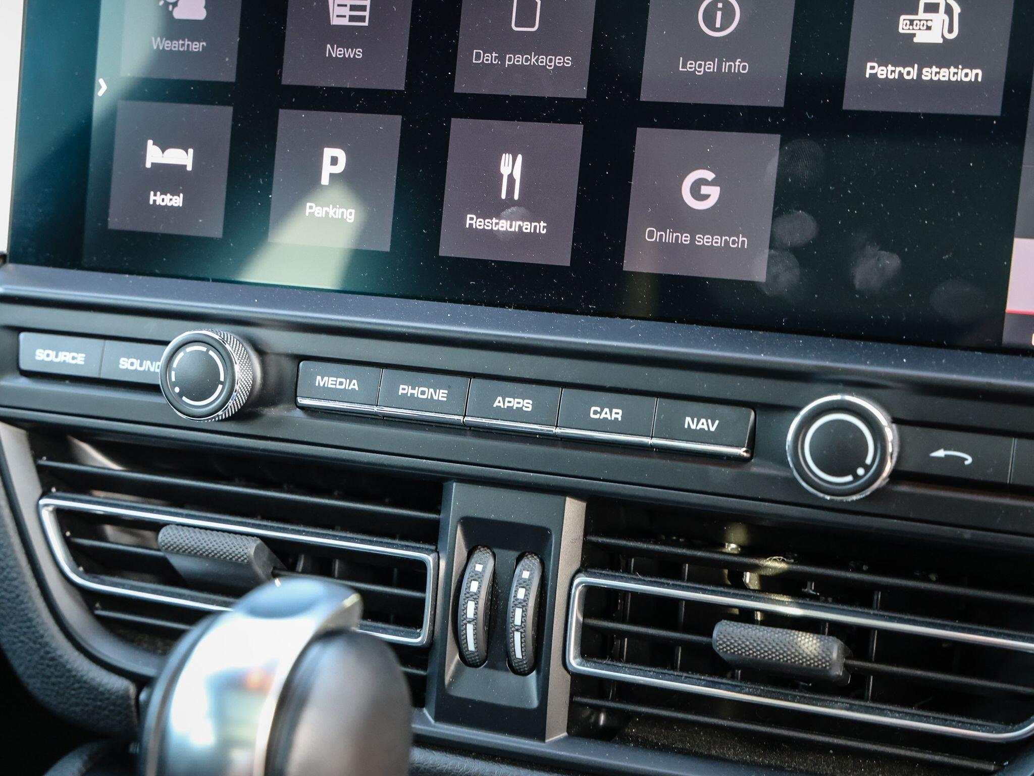 Porsche Macan view 49