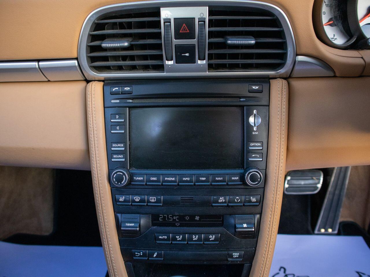 Porsche 911 view 35