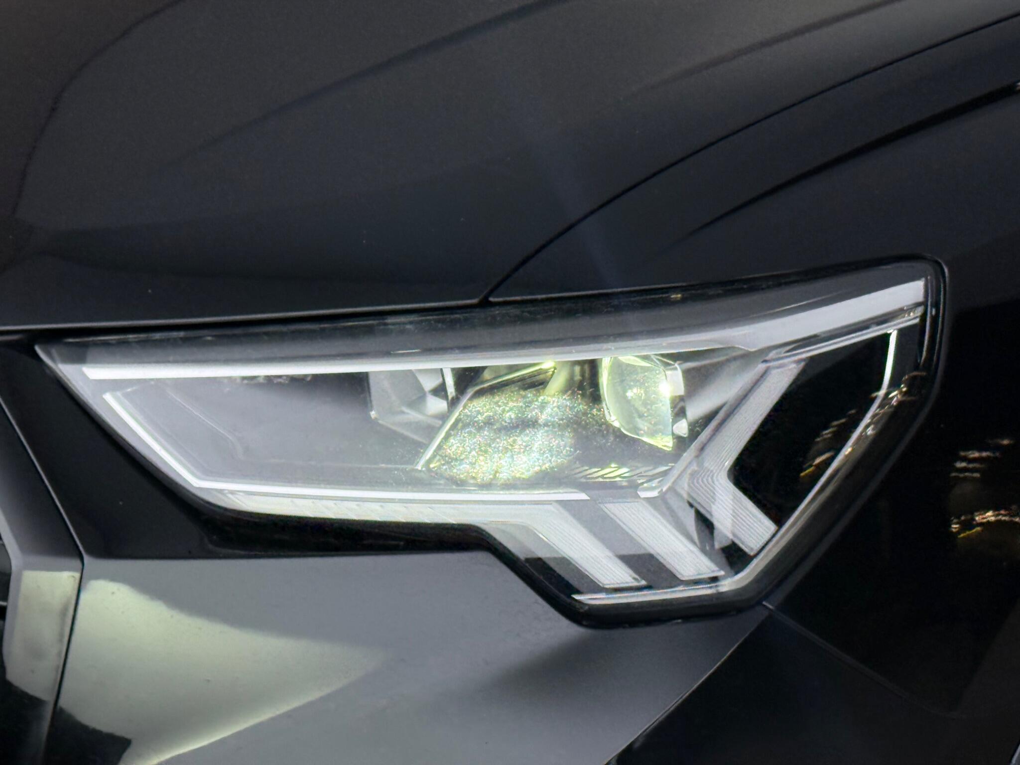 Audi Q3 view 13