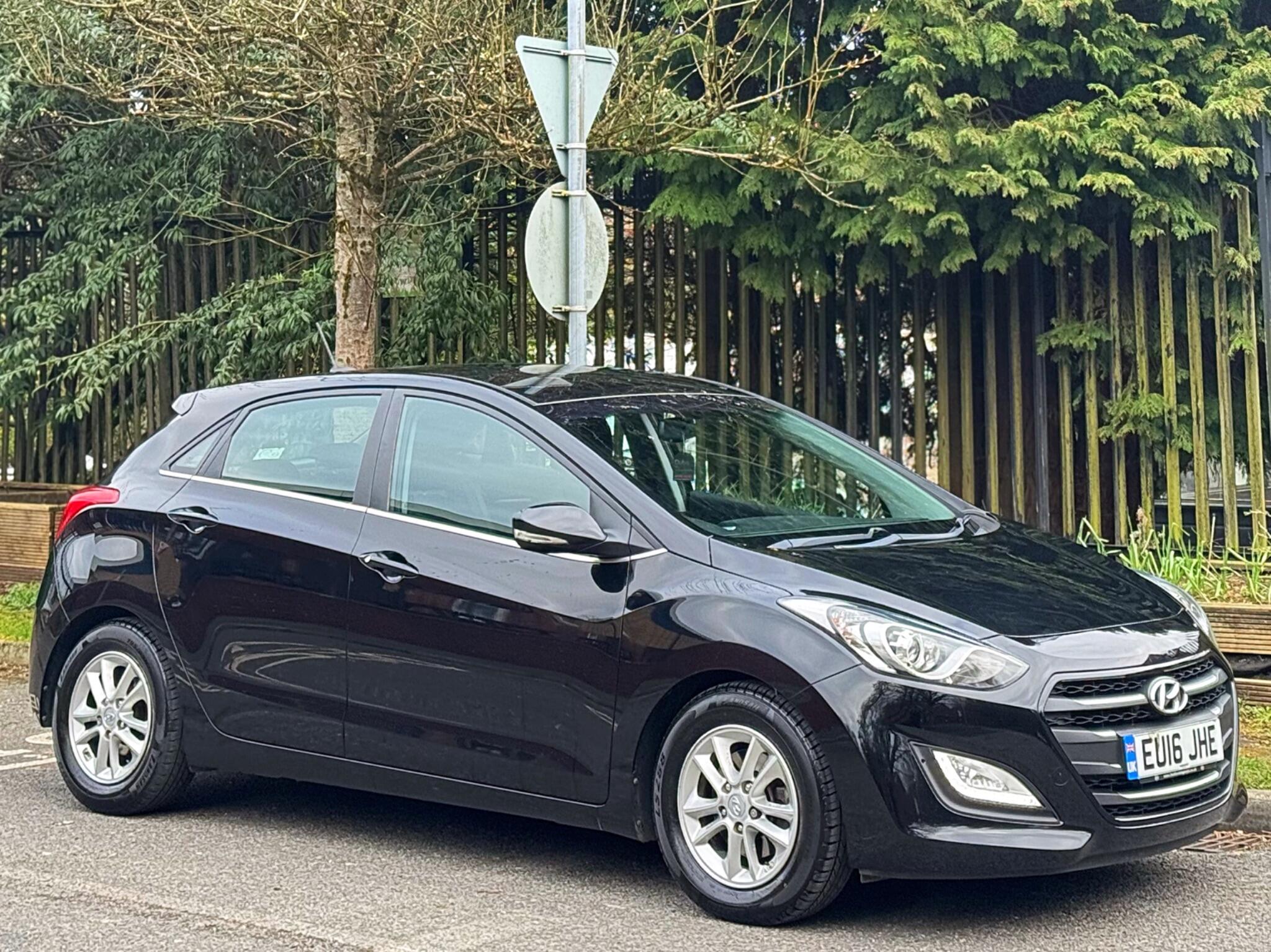 2016 Hyundai i30 1.6 CRDi Blue Drive SE Nav Euro 6 (s/s) 5dr image 8