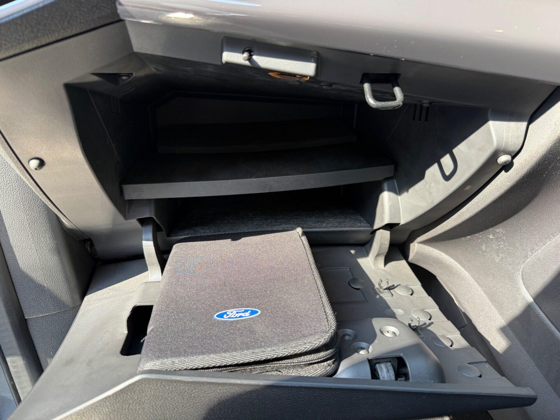 Ford Kuga view 45