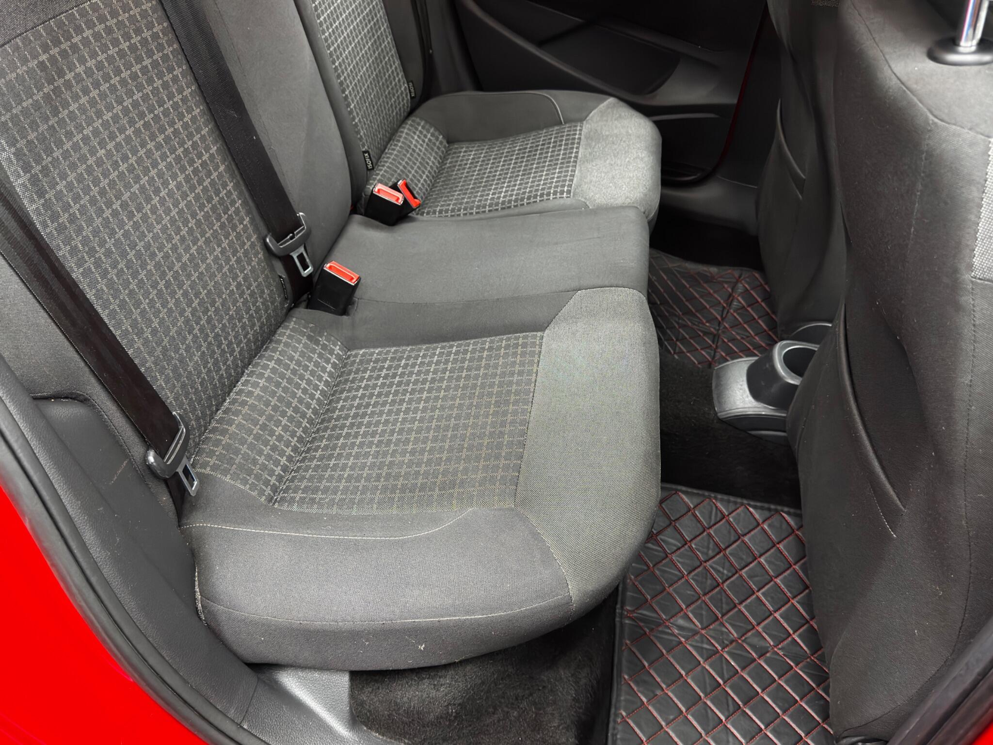 Volkswagen Polo view 16