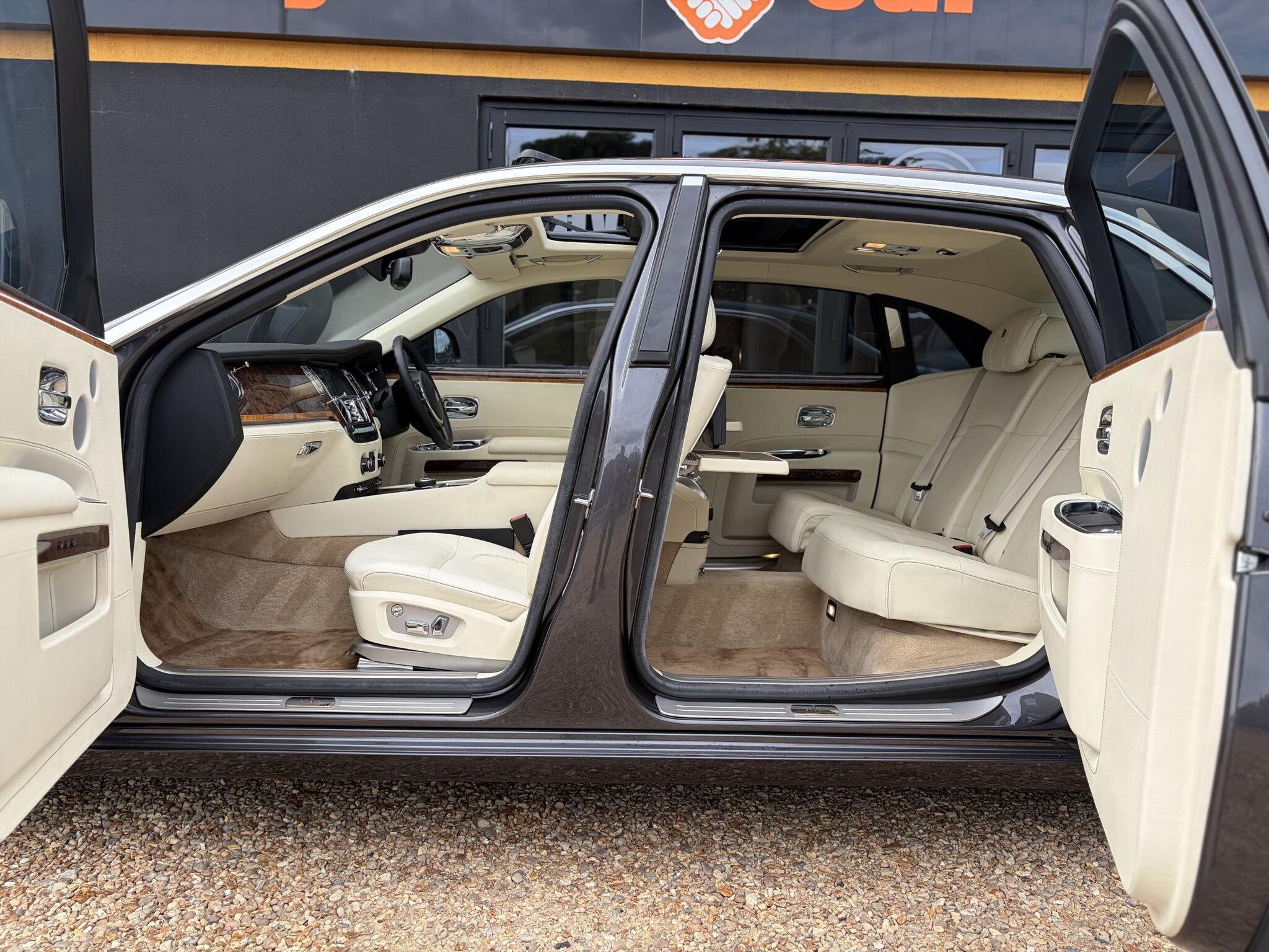 Rolls-Royce Ghost view 15