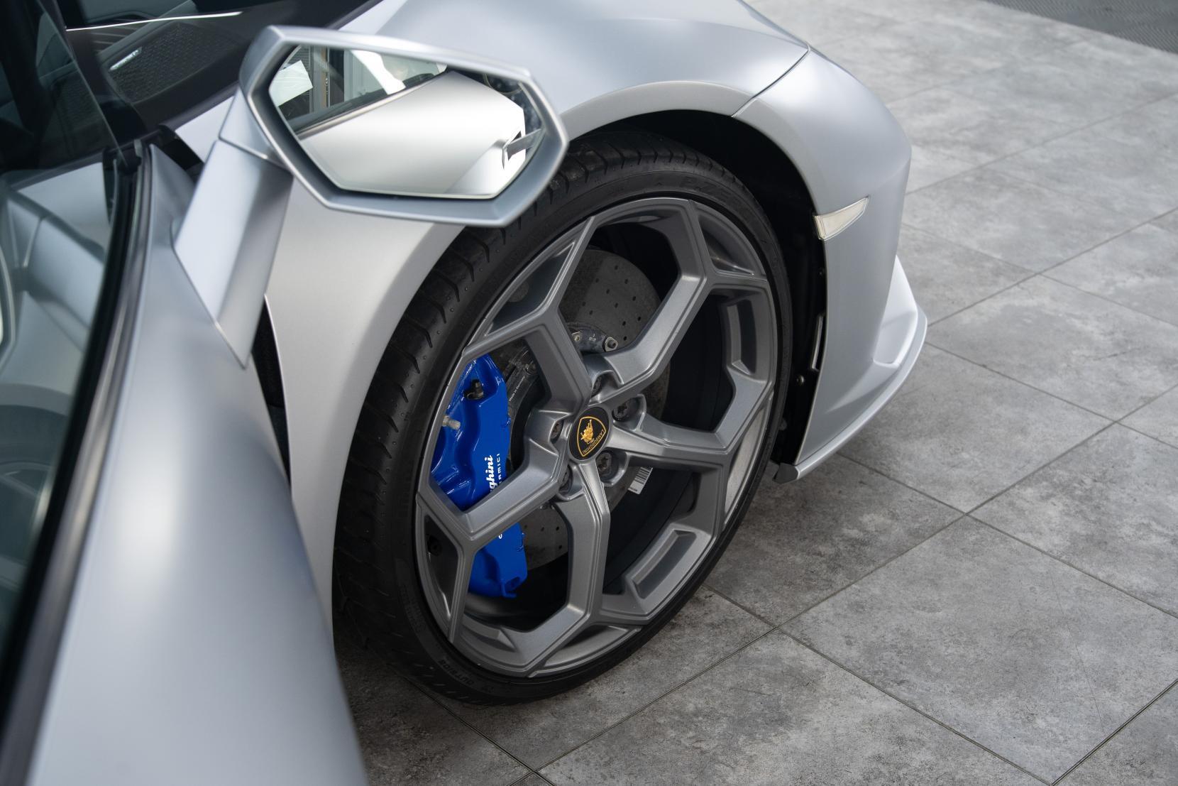 Lamborghini Huracan view 26