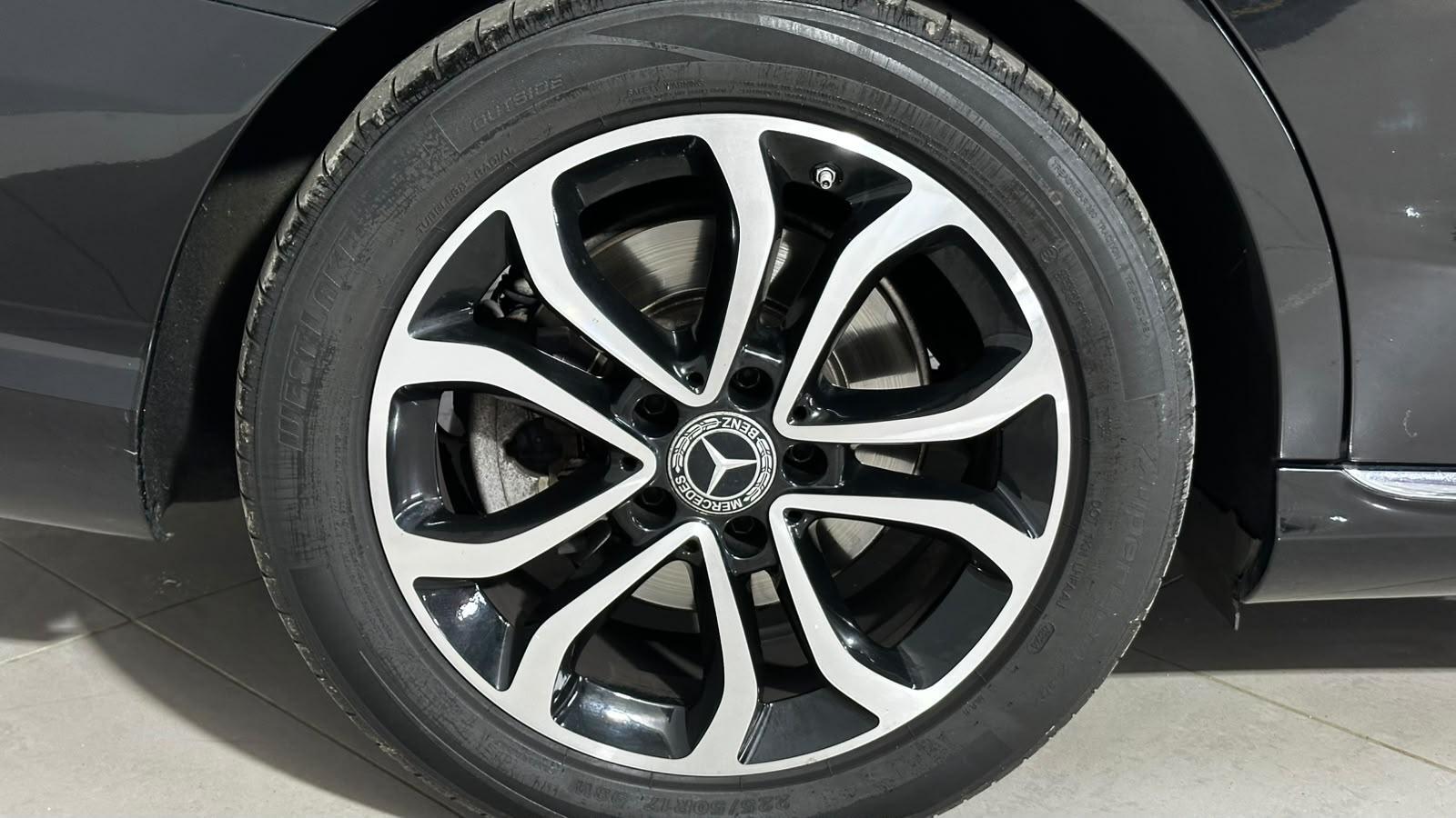 Mercedes-Benz C Class view 31