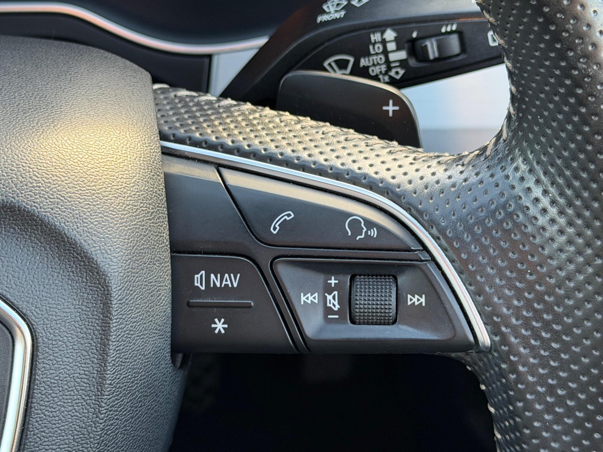 Audi Q7 view 24