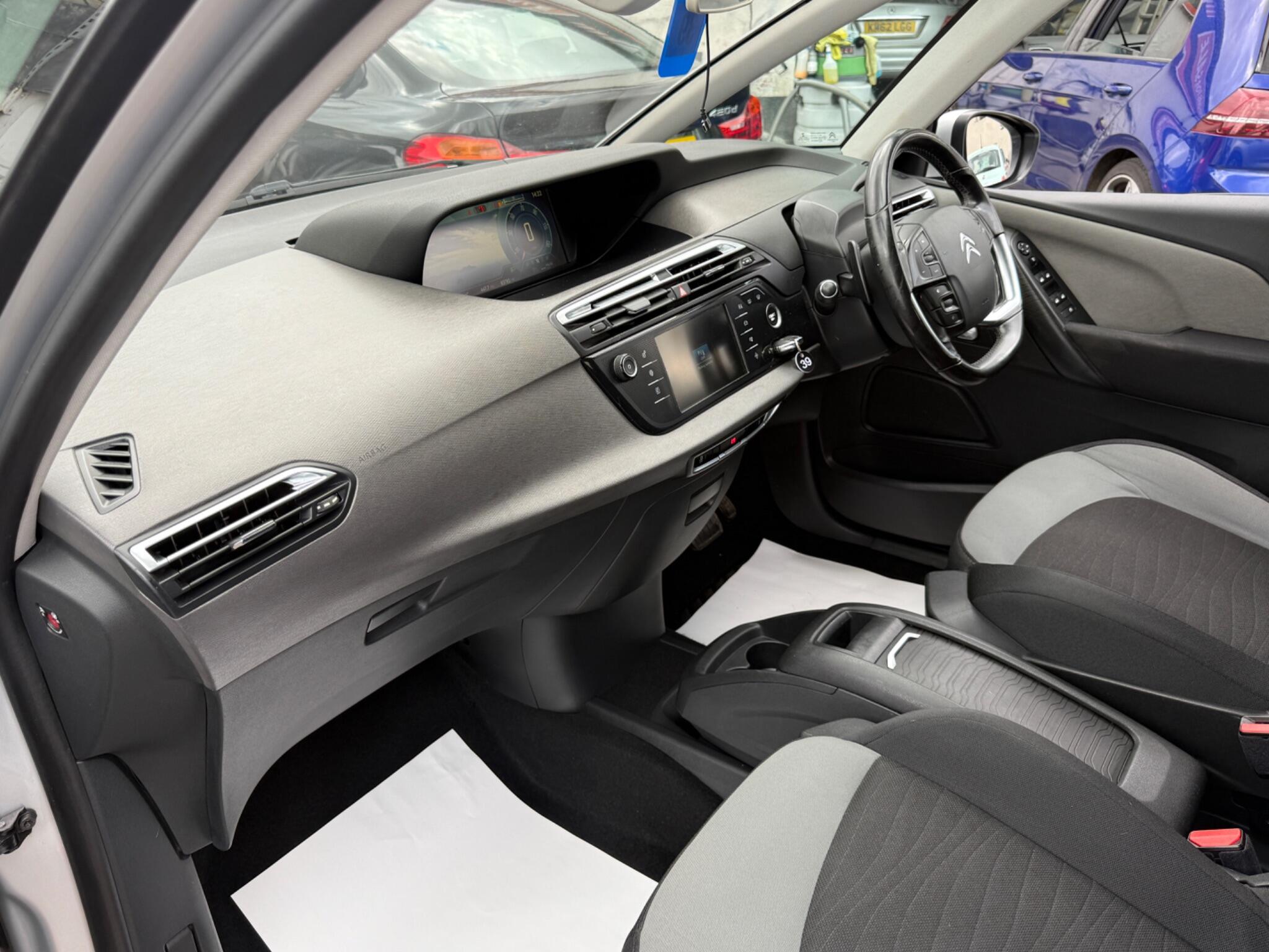 Citroen C4 Picasso - Image 42