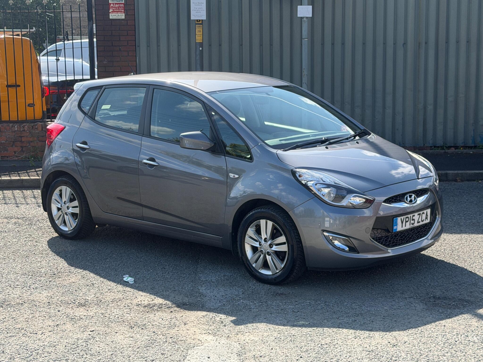 Hyundai Ix20 view 4