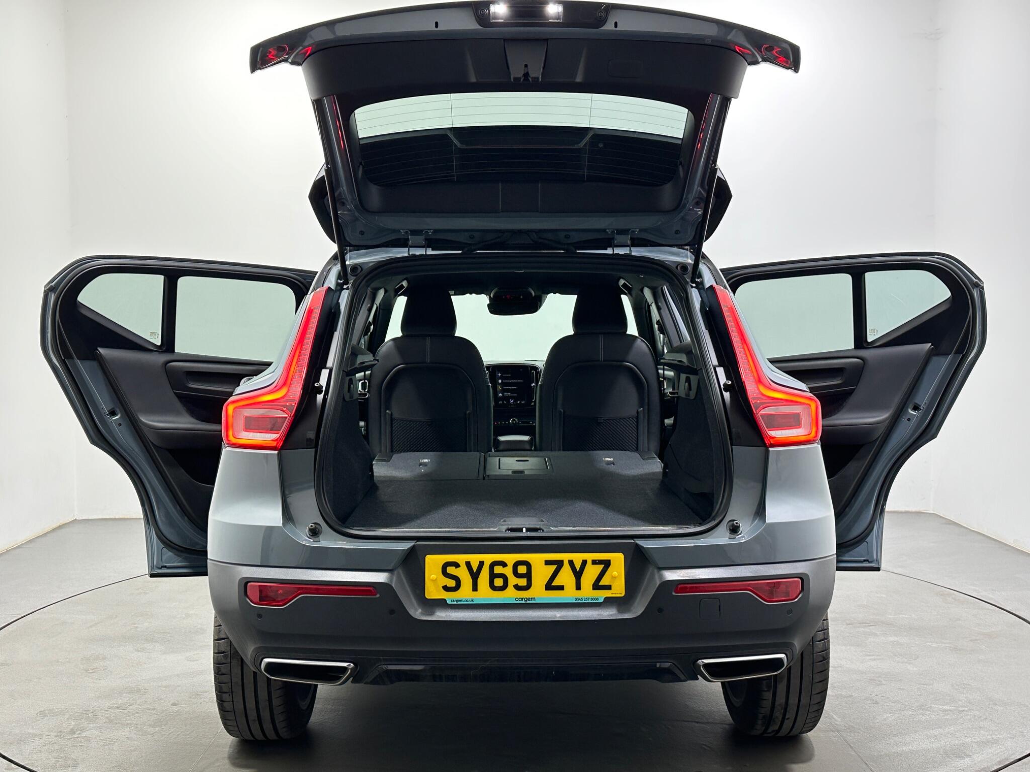 Volvo XC40 view 41
