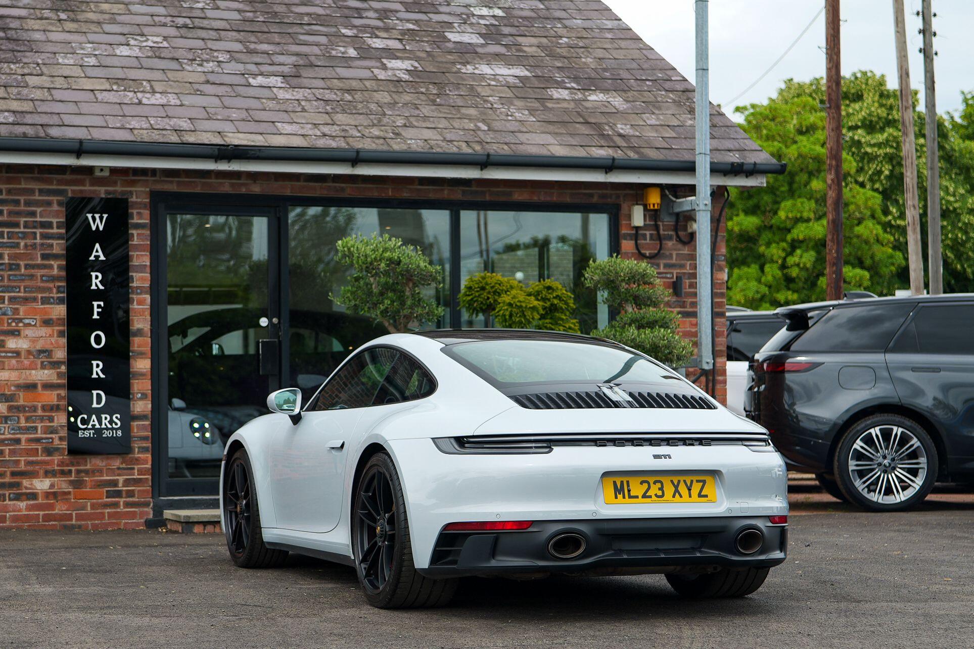 Porsche 911 view 6