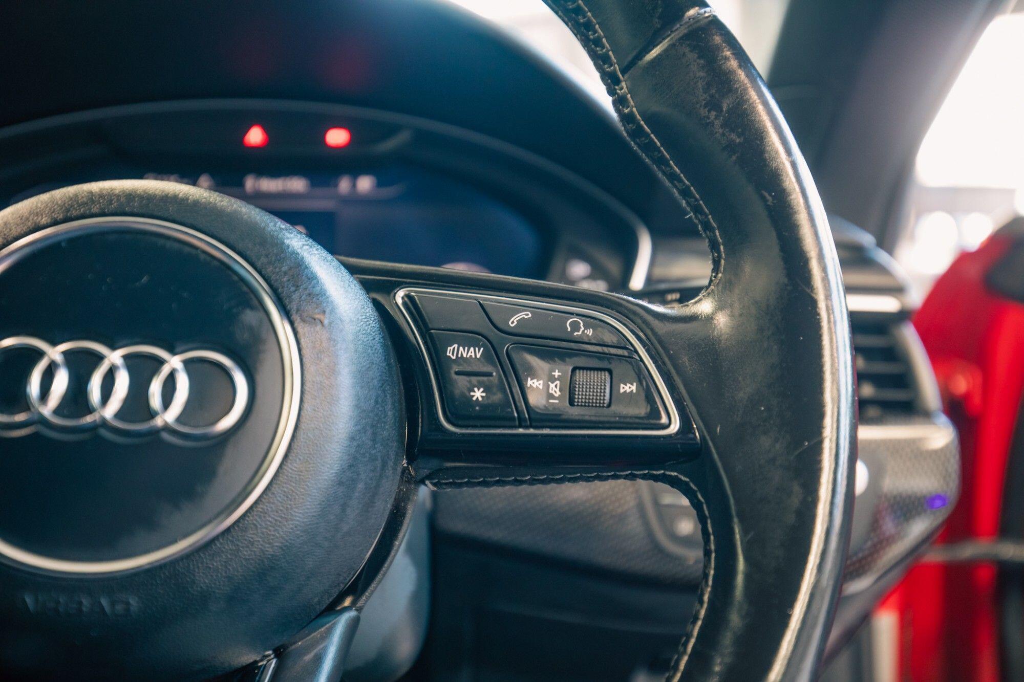 Audi S5 view 11