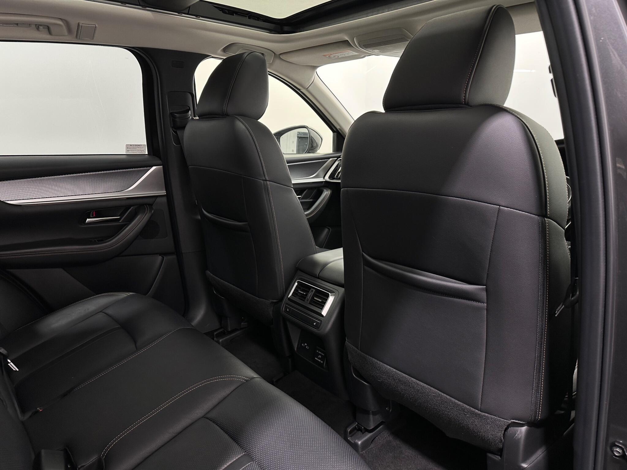 Mazda CX-60 view 44