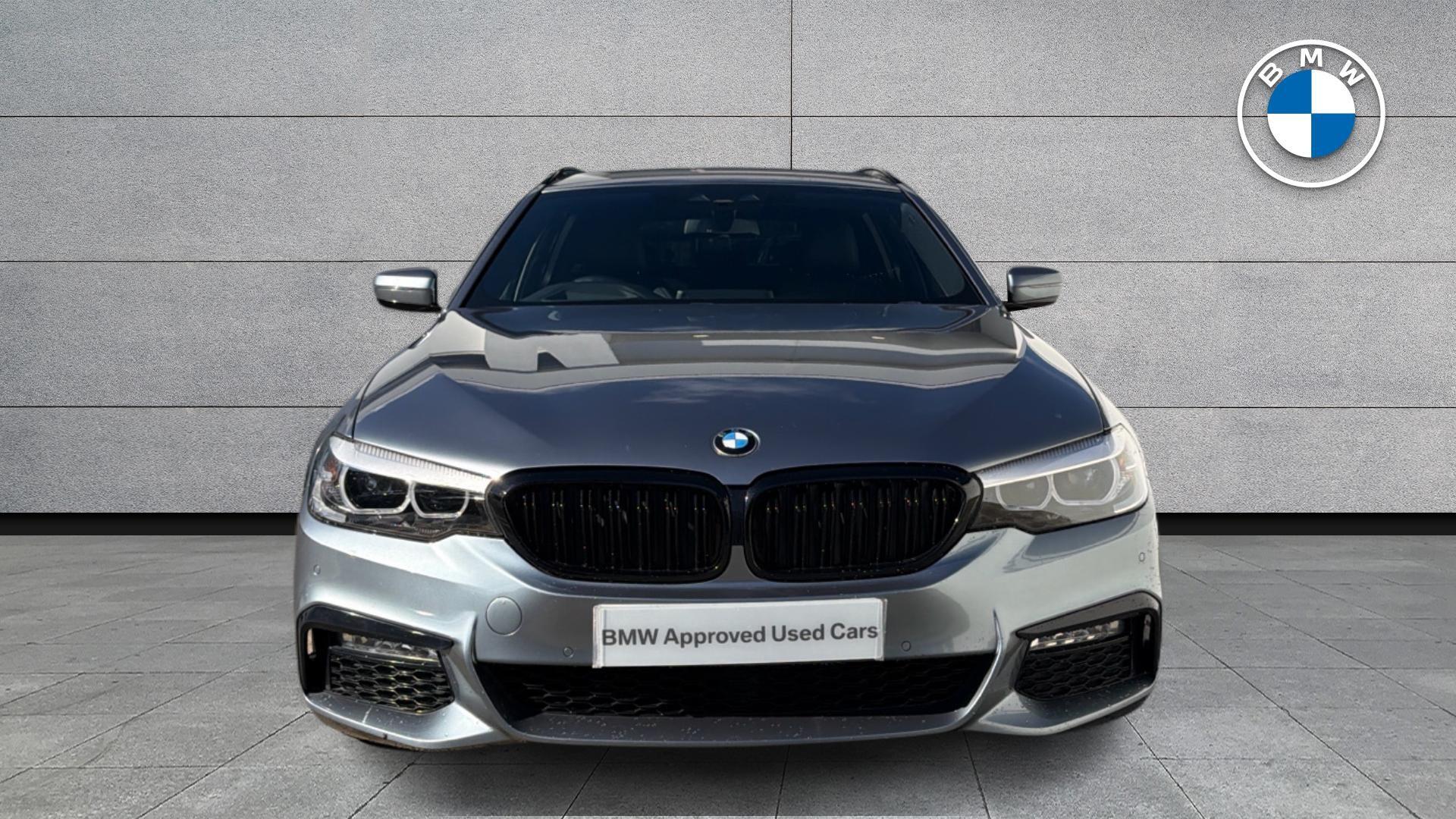 BMW 5 Series view 16