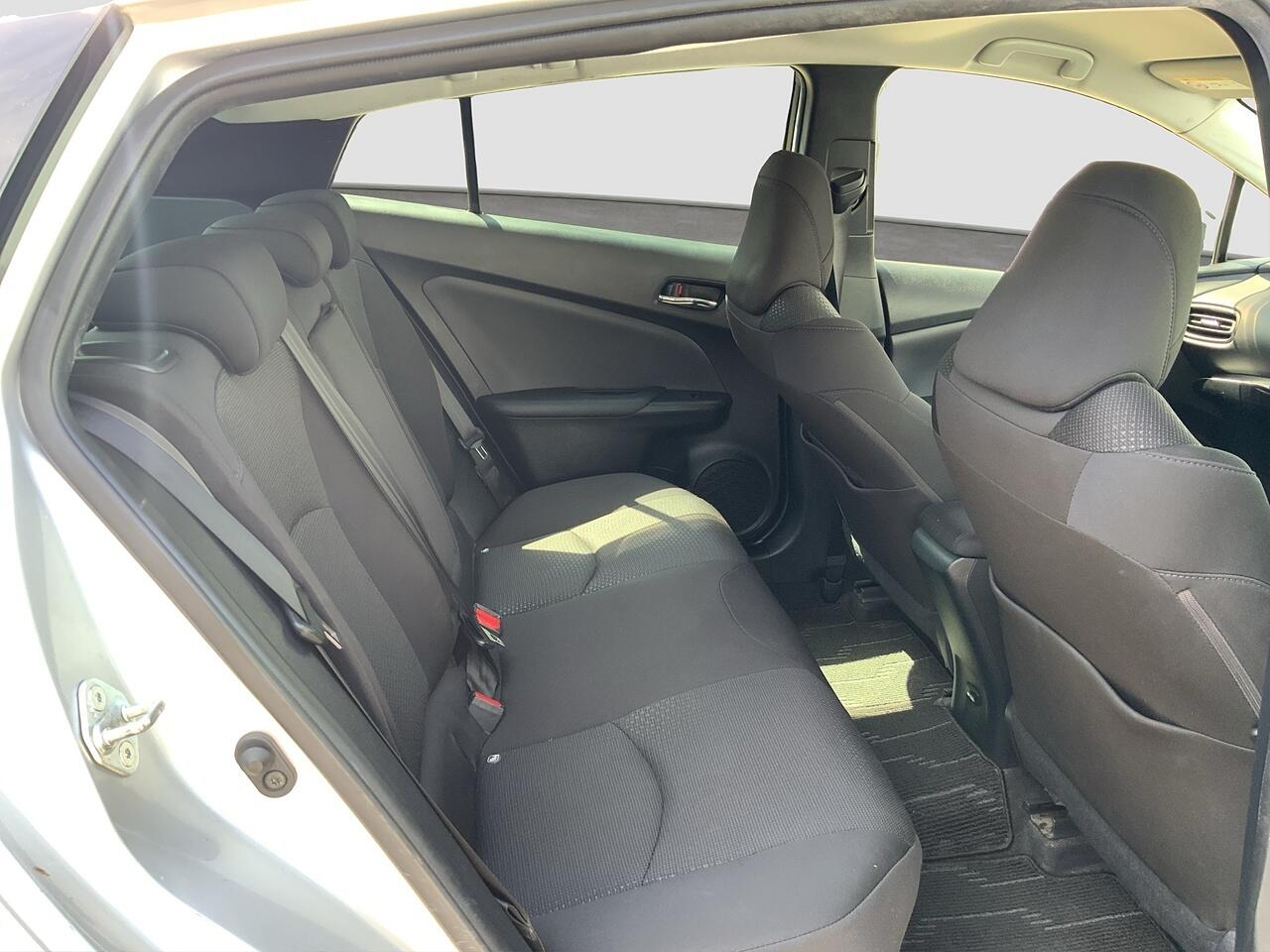 Toyota Prius view 17