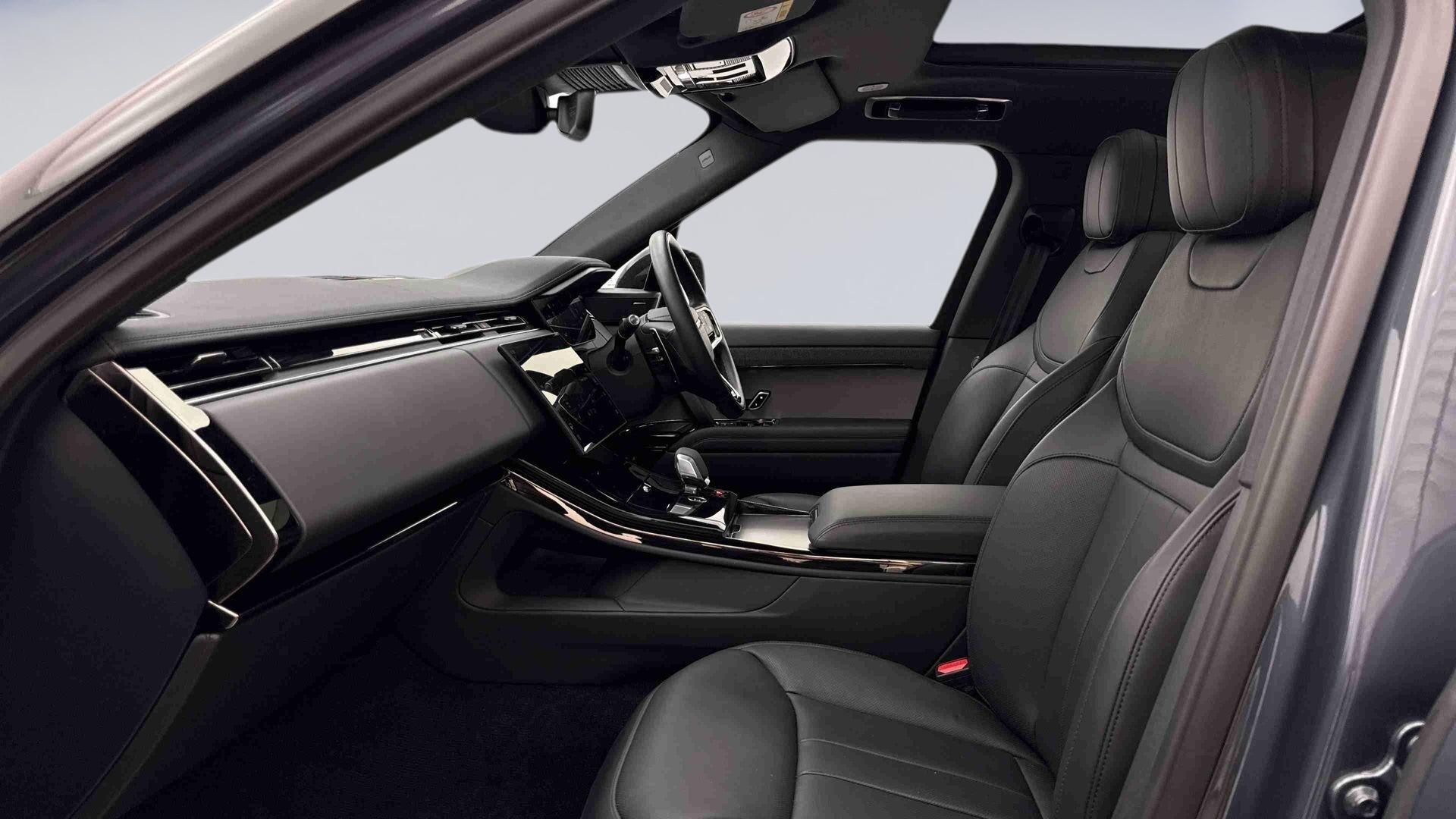 Land Rover Range Rover Sport view 3