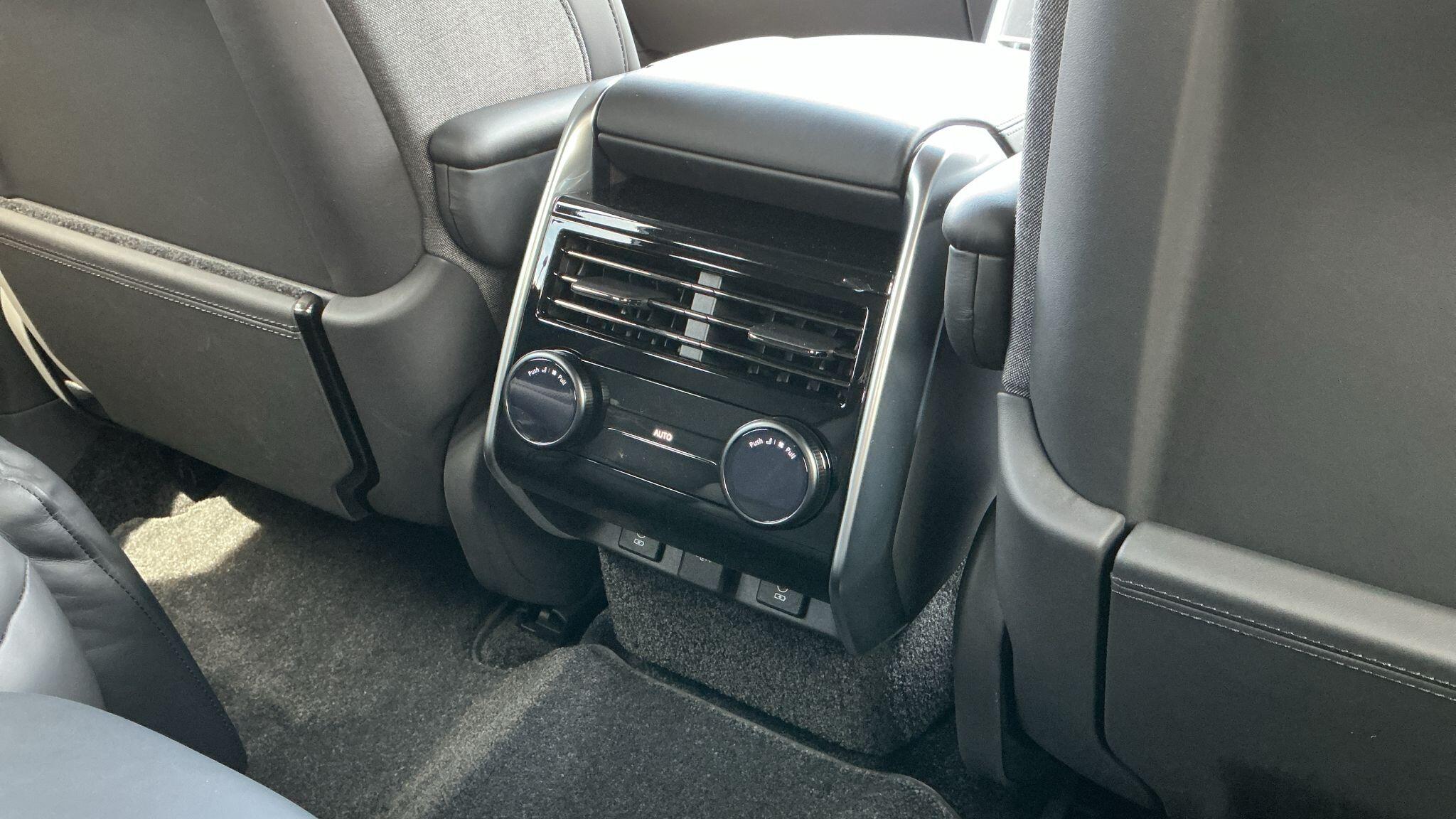 Land Rover Range Rover view 23