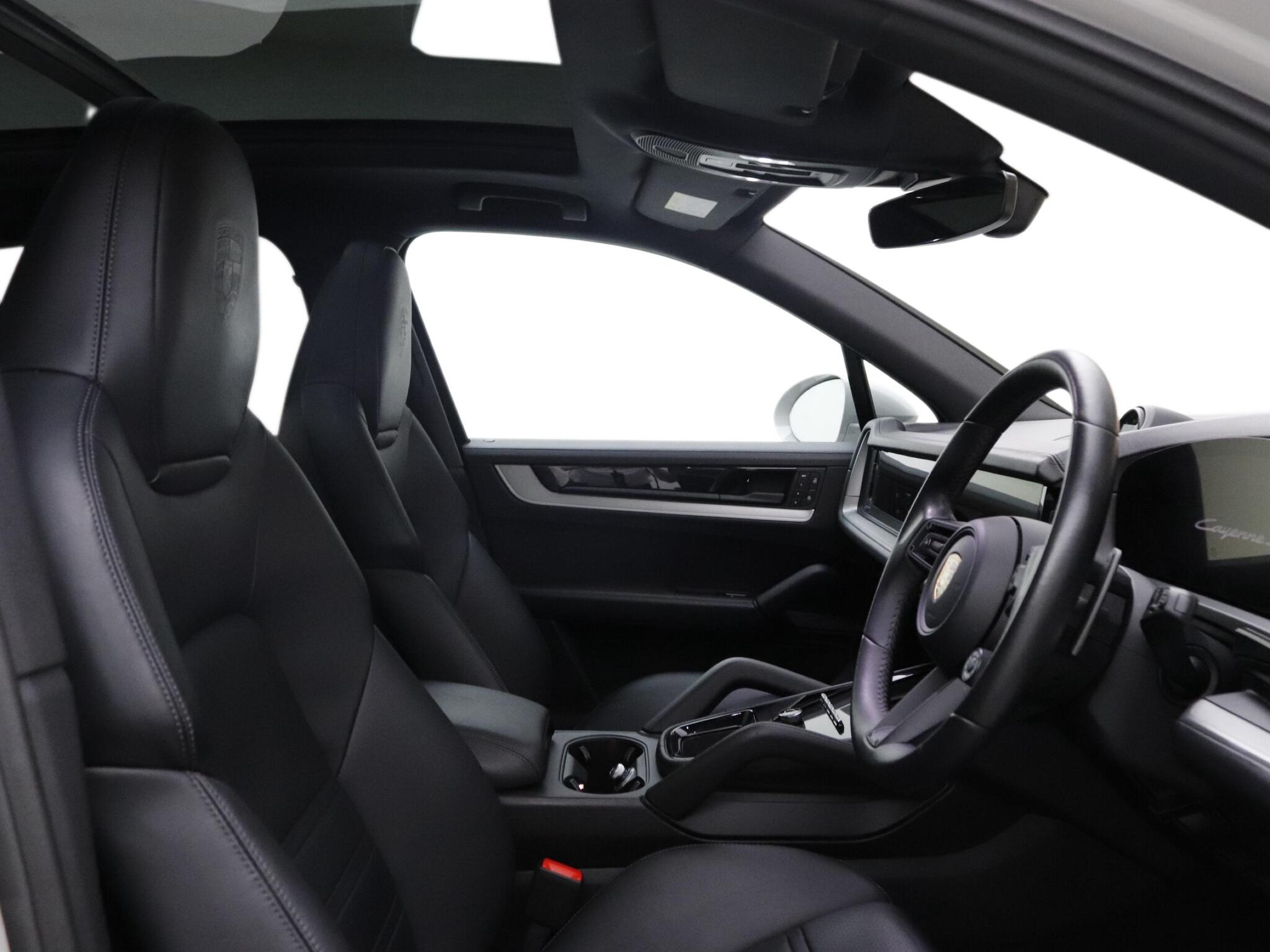 Porsche Cayenne view 10