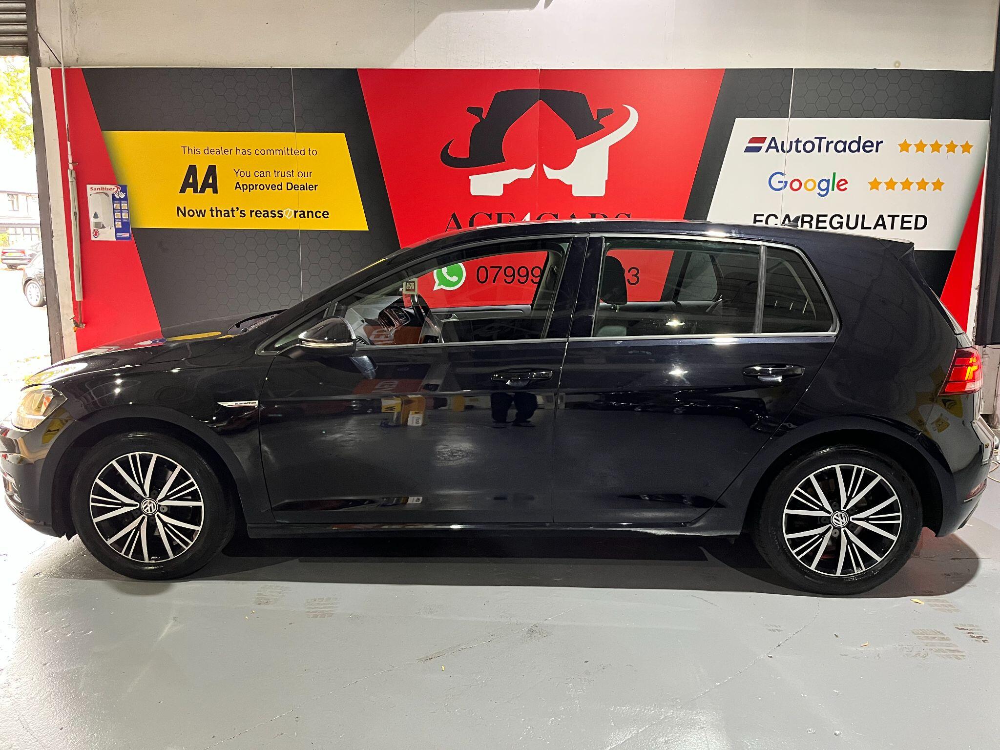 Volkswagen Golf view 3