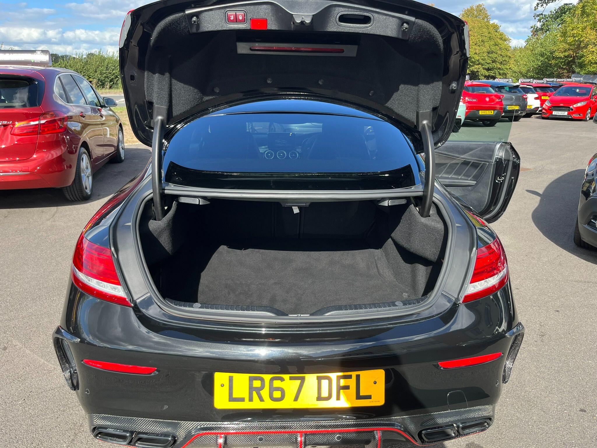 Mercedes-Benz C-Class view 40