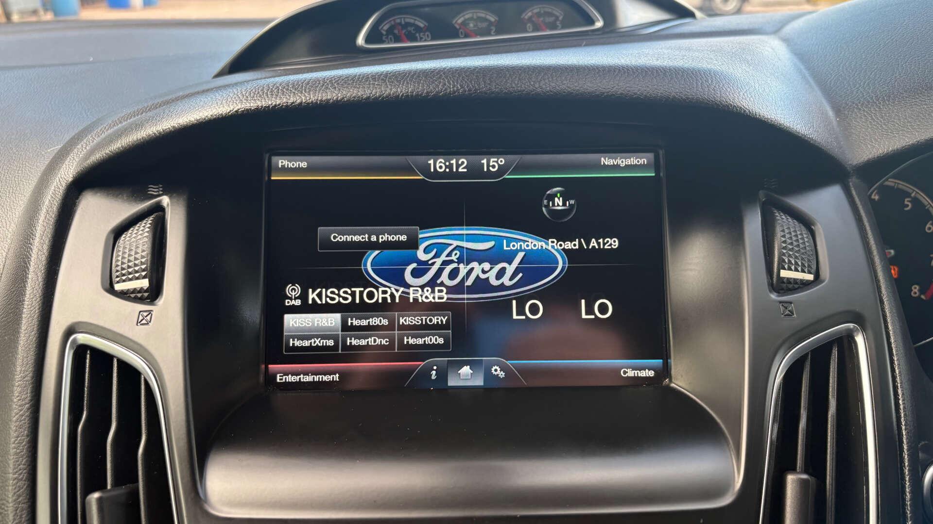 Ford Focus view 26