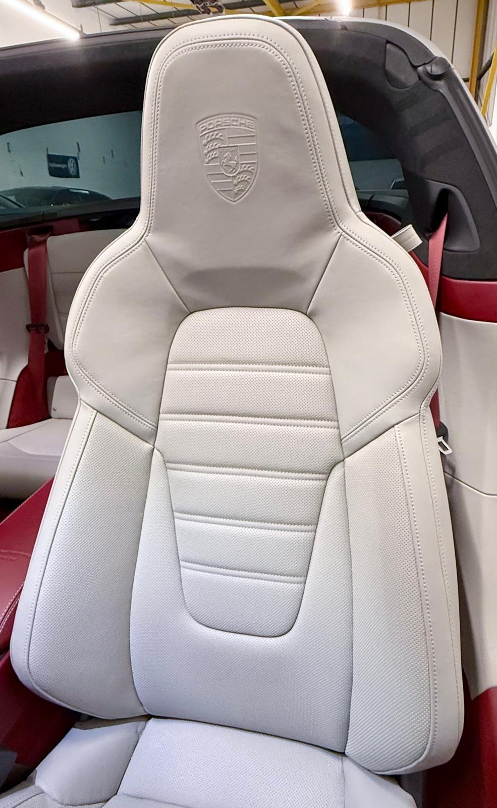 Porsche 911 view 30