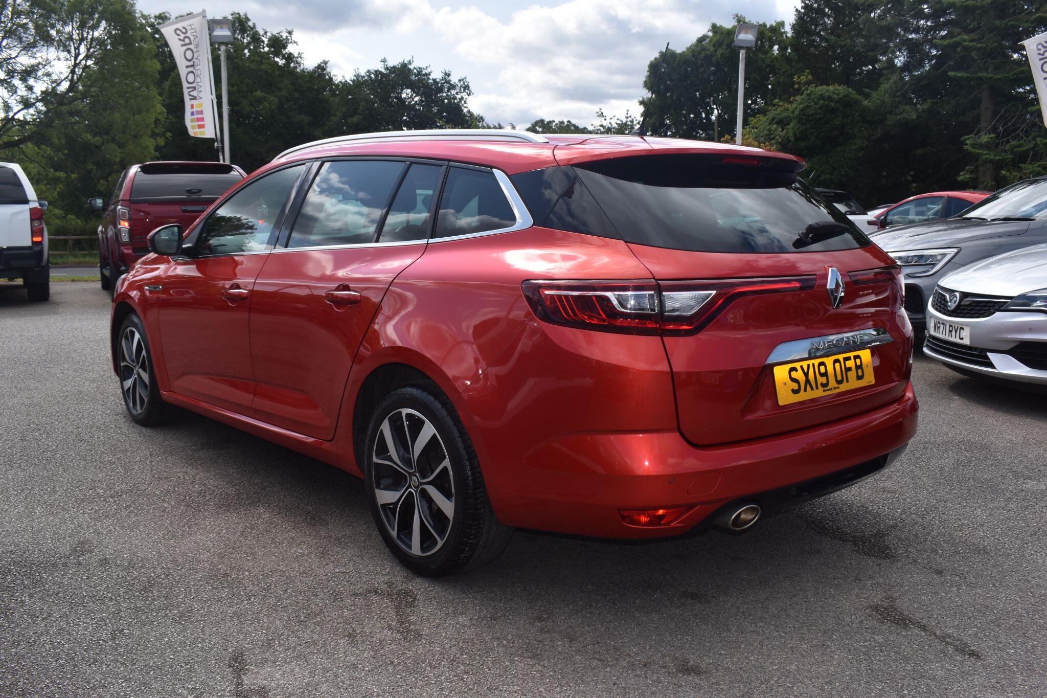 Megane - 1.3 TCe Iconic Sport Tourer Euro 6 (s/s) 5dr - Image 12
