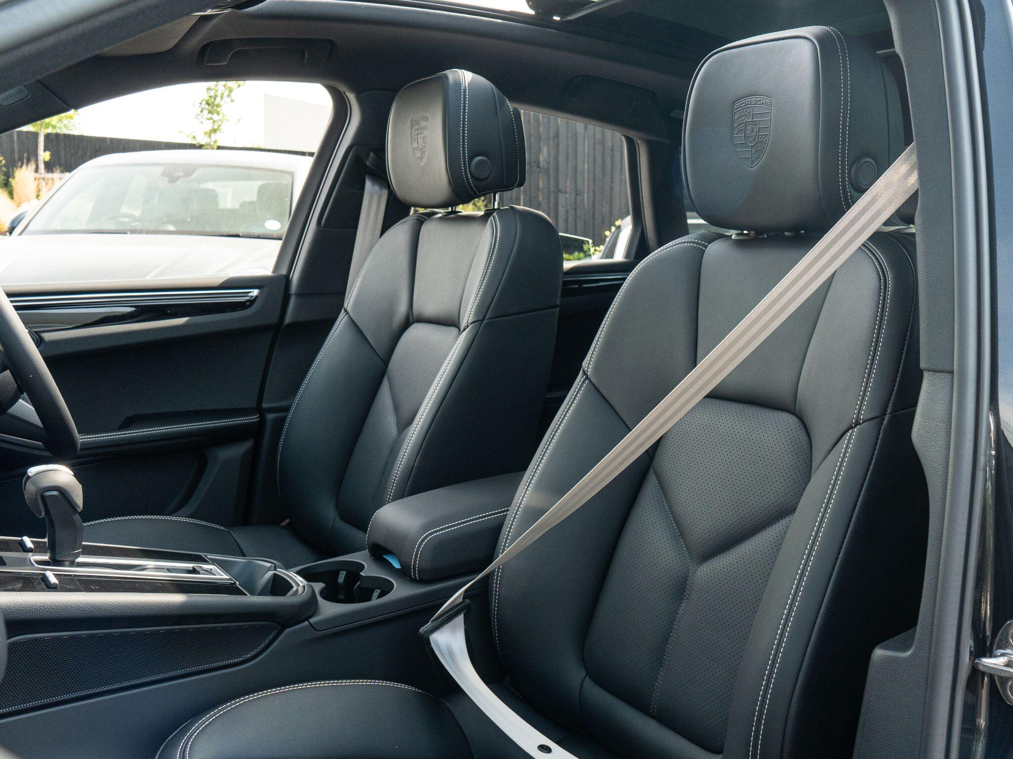 Porsche Macan view 27